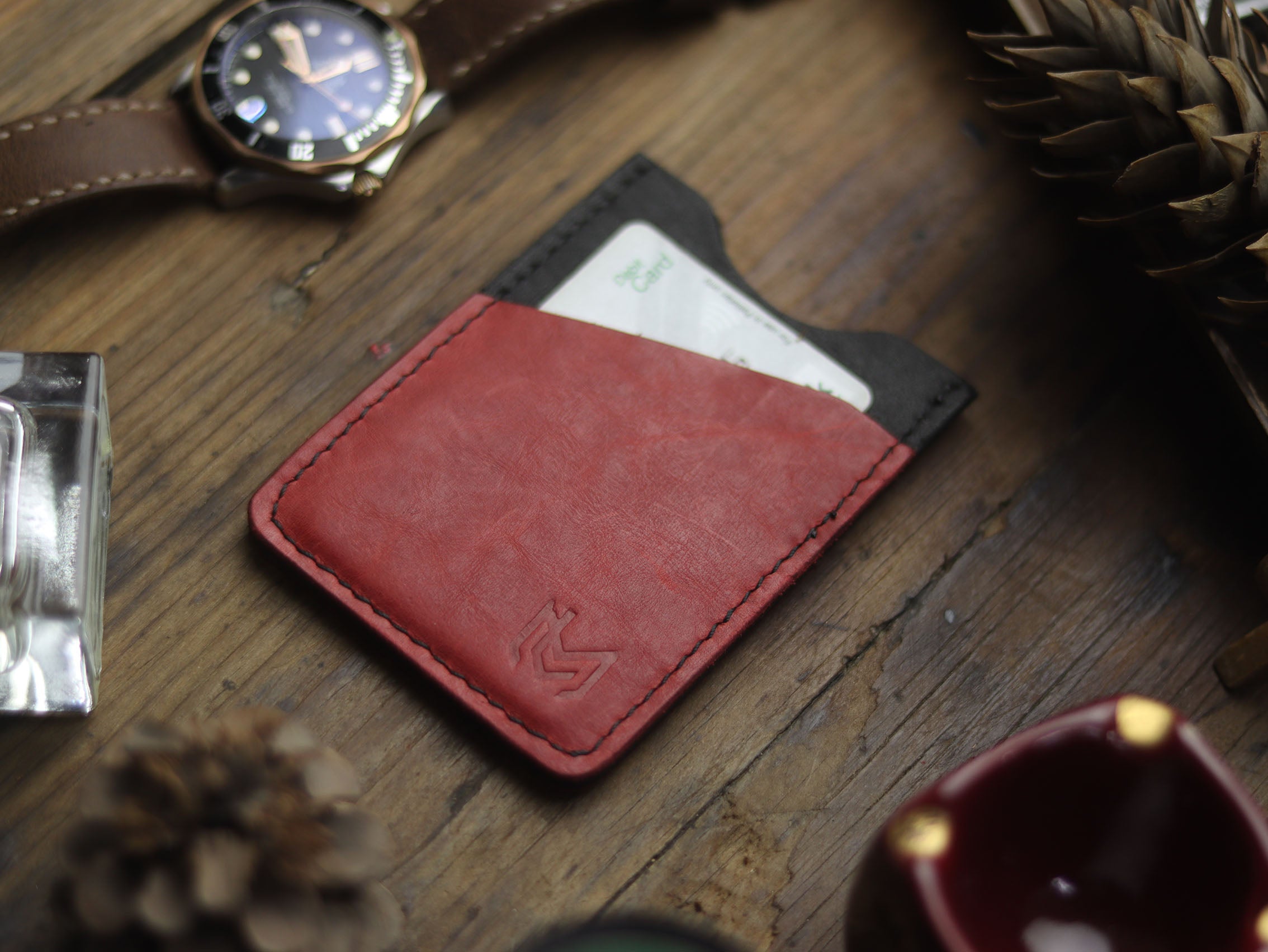 ARCHER - BALCK & RED