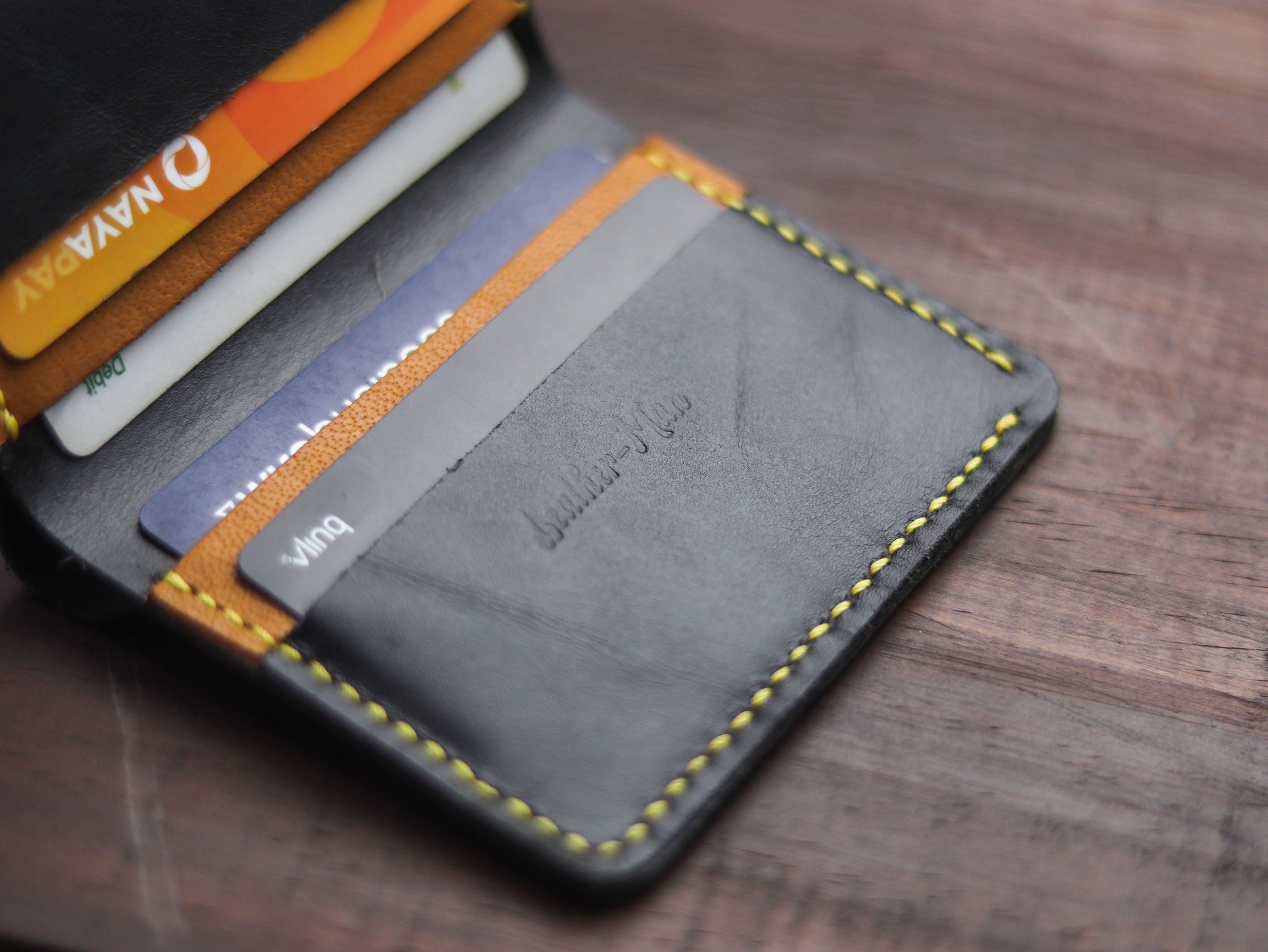 "TRIDENT CLASSIC MINI" BLACK & MUSTARD