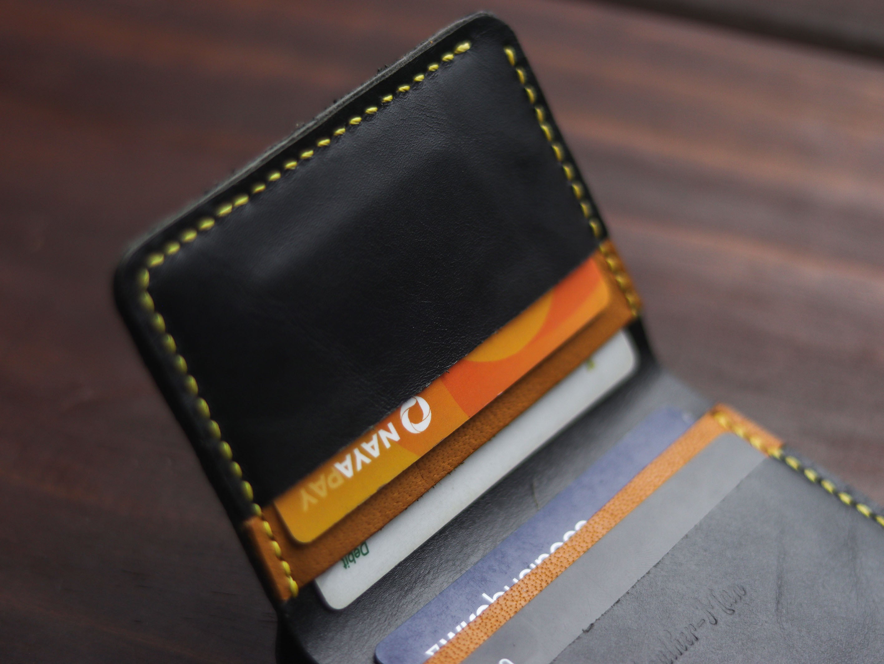 "TRIDENT CLASSIC MINI" BLACK & MUSTARD
