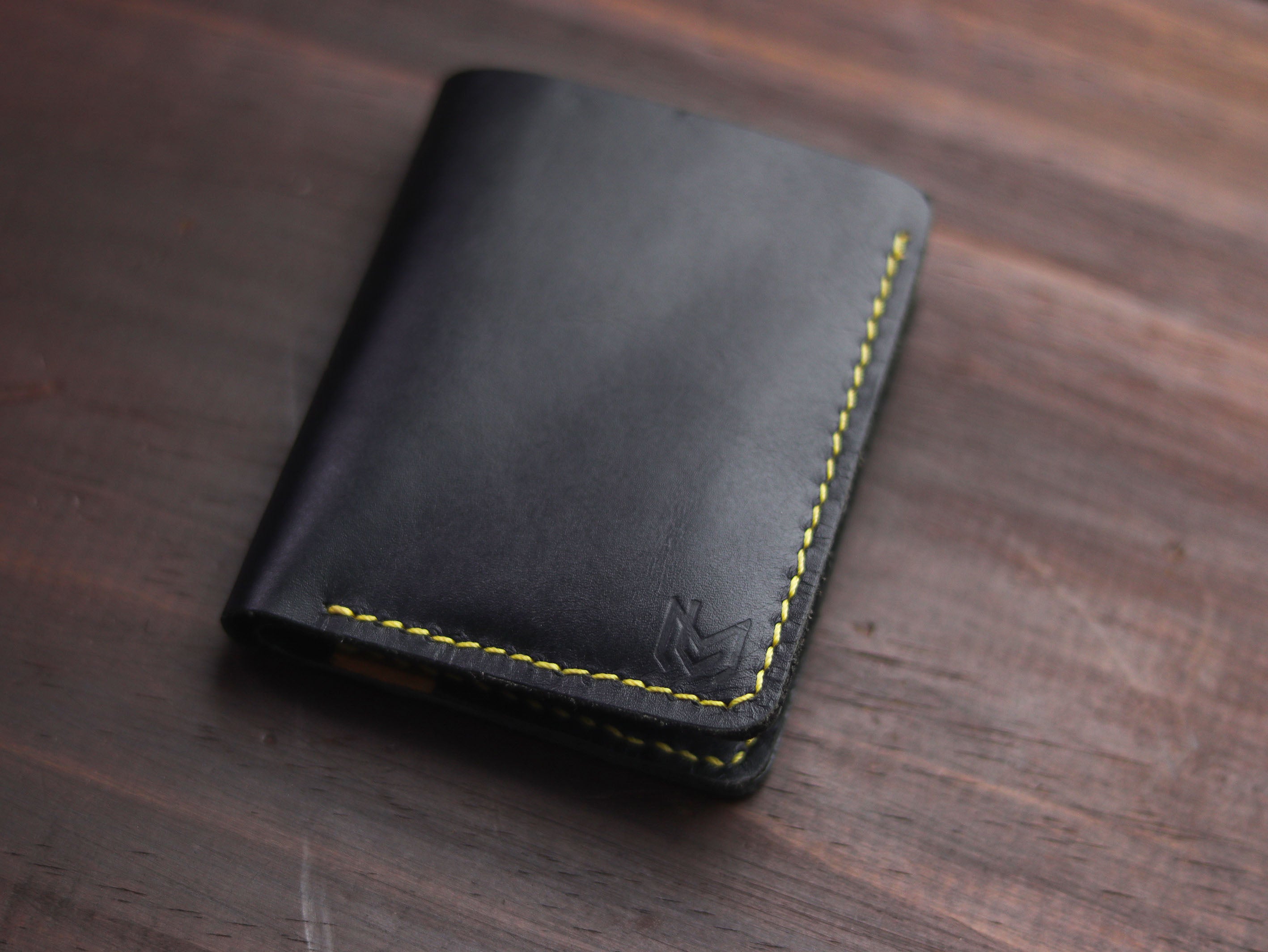 "TRIDENT CLASSIC MINI" BLACK & MUSTARD
