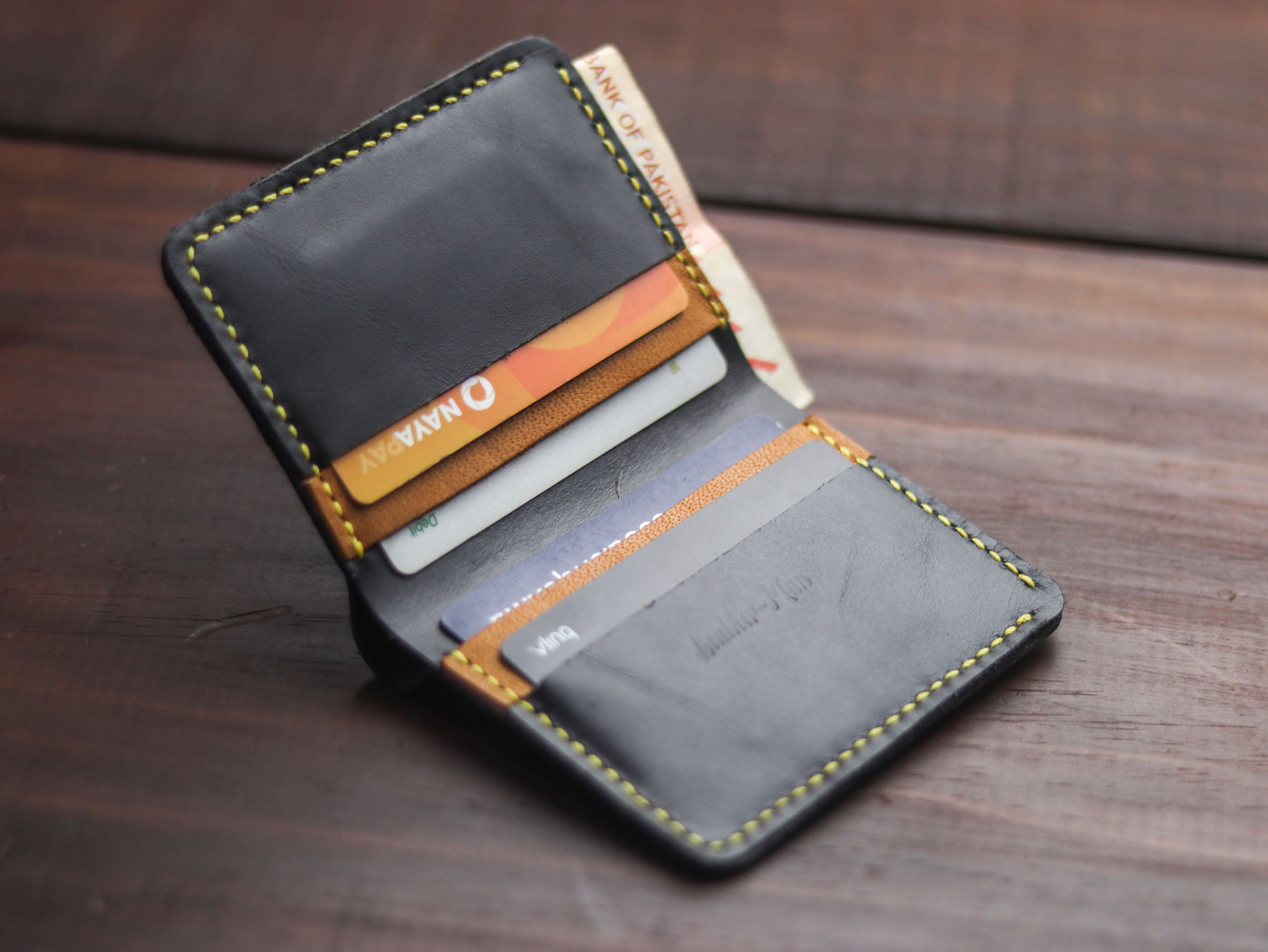 "TRIDENT CLASSIC MINI" BLACK & MUSTARD