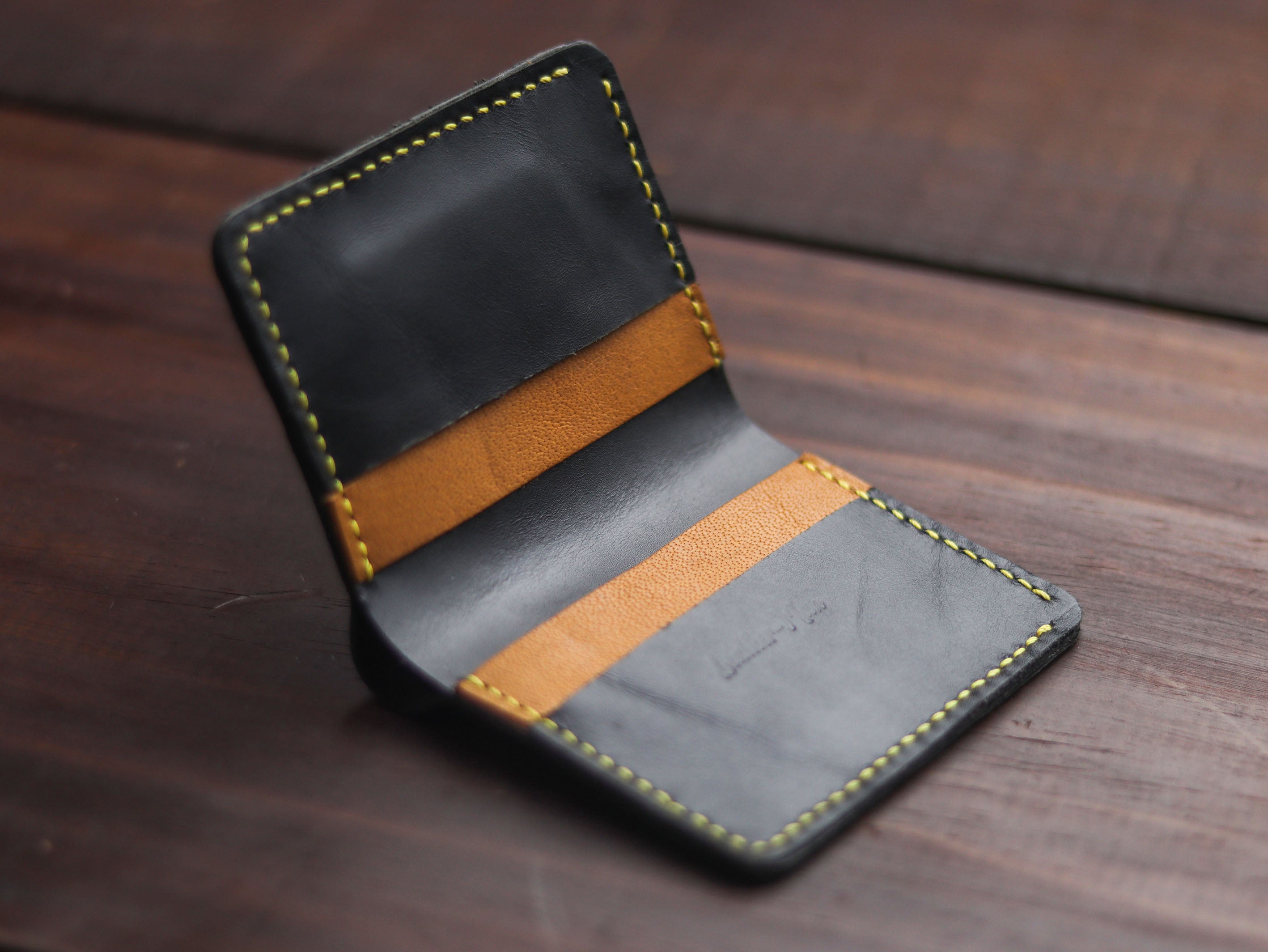 "TRIDENT CLASSIC MINI" BLACK & MUSTARD