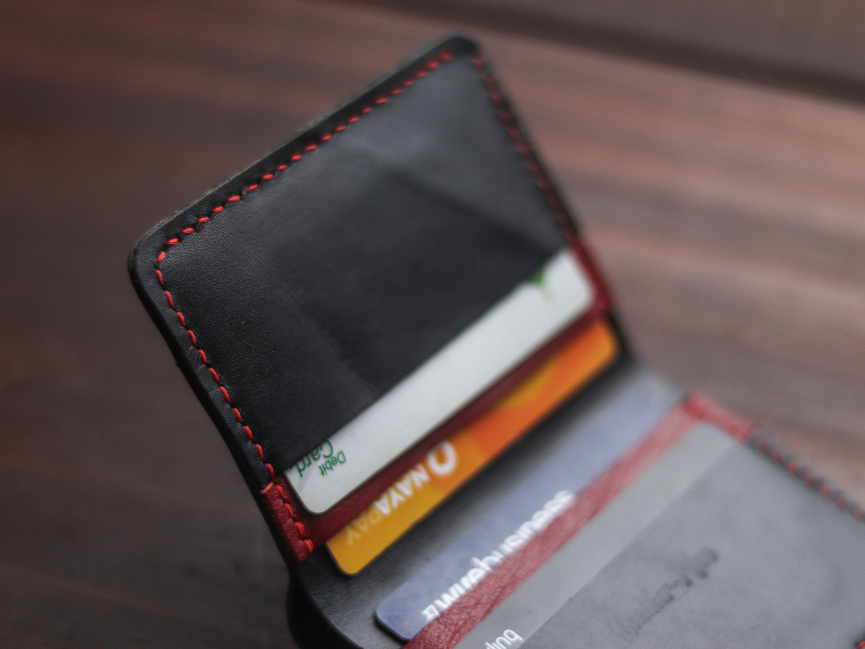 "TRIDENT CLASSIC MINI" BLACK & RED