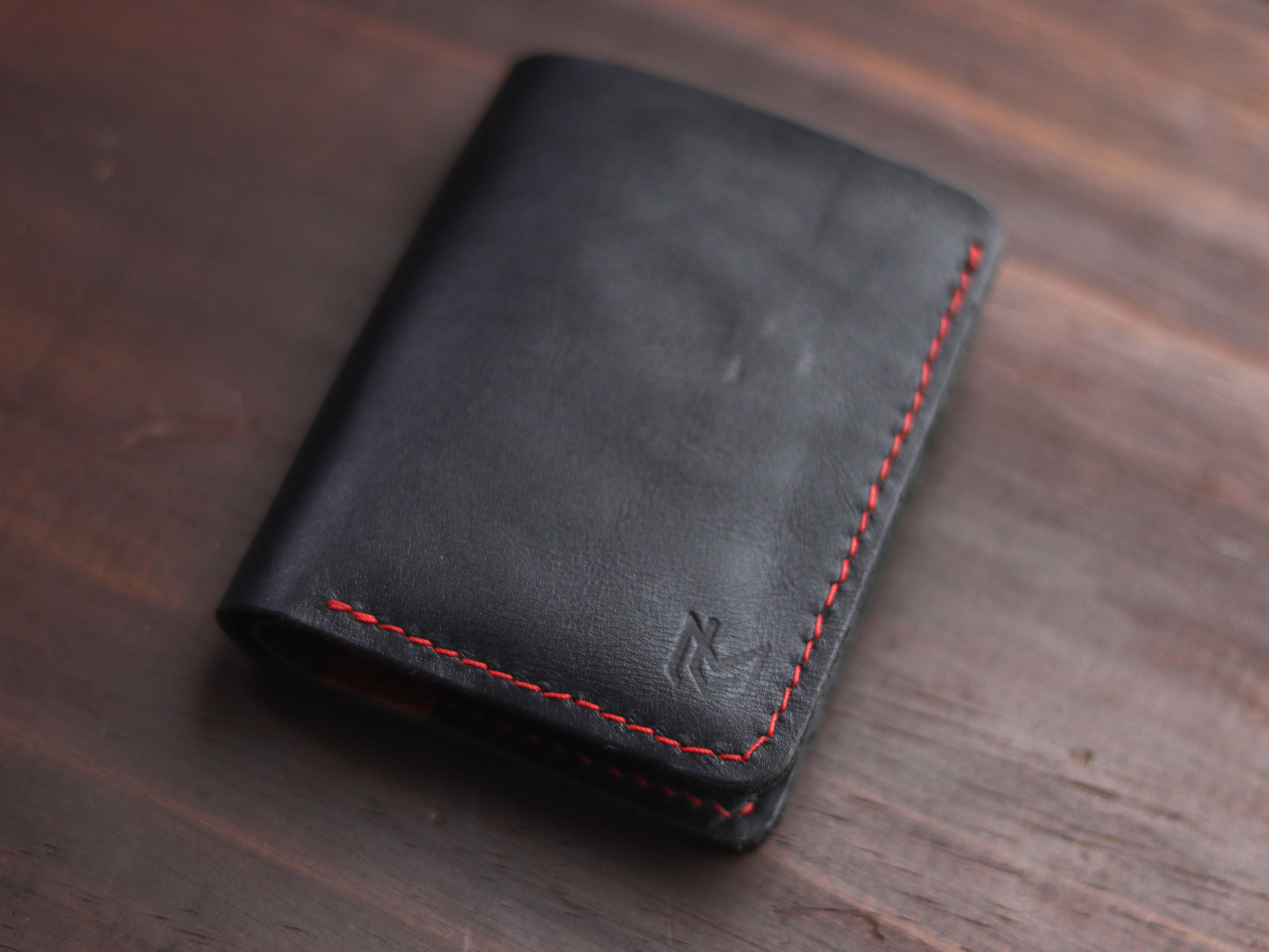 "TRIDENT CLASSIC MINI" BLACK & RED