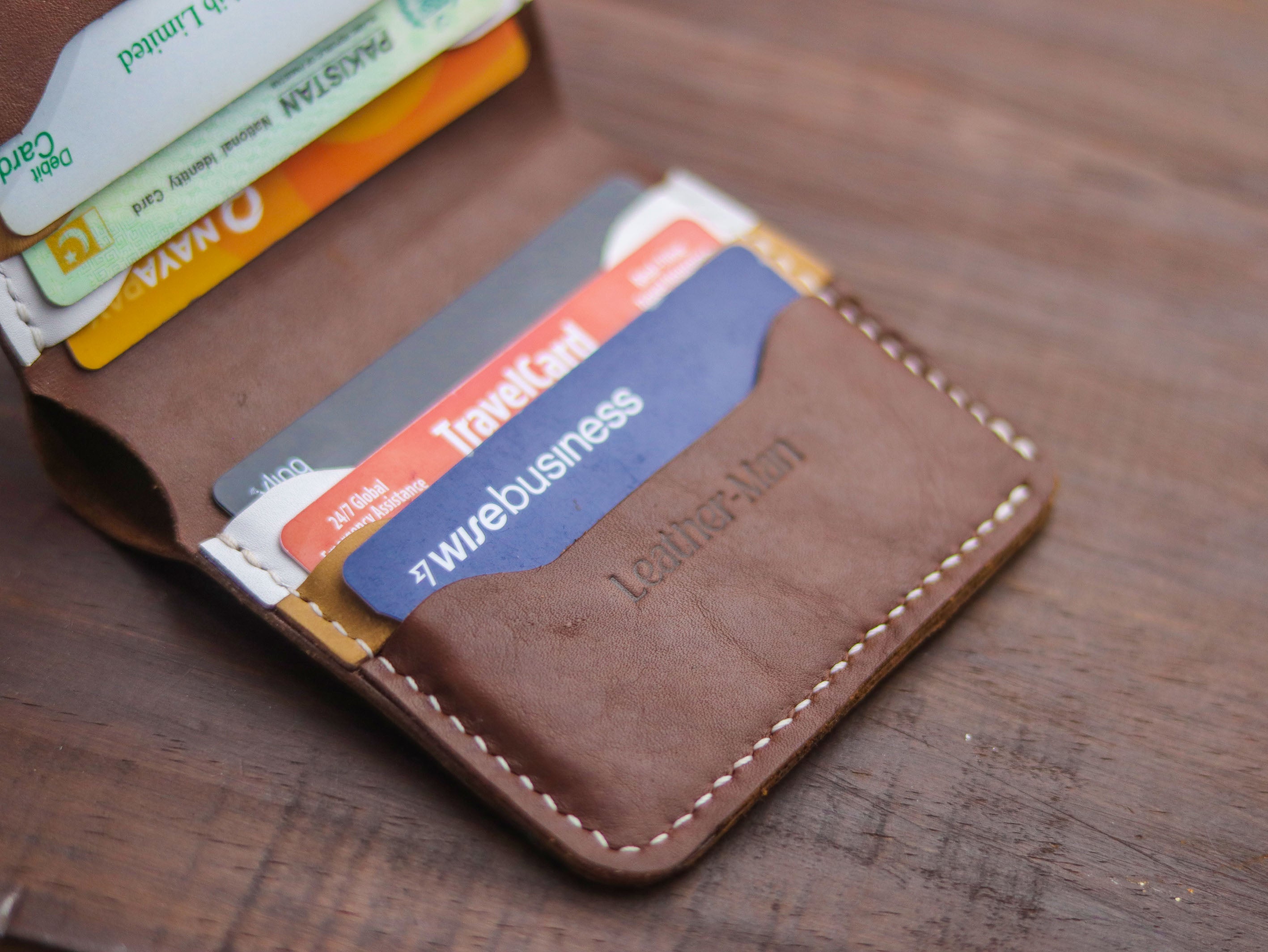 "TRIDENT" CHESTNUT BROWN, NATURAL BUTTERO AND WHITE