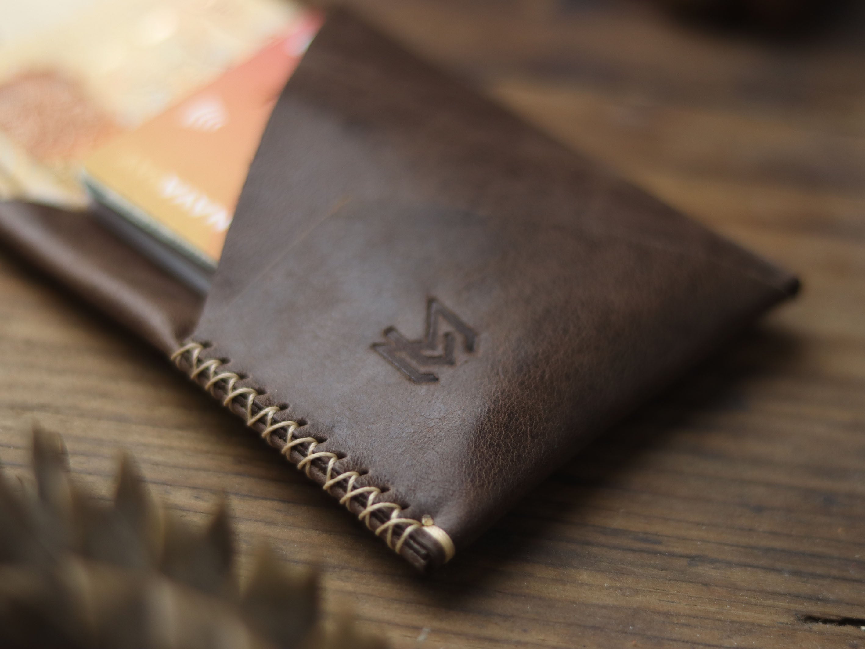 MOBIUS - WALNUT BROWN