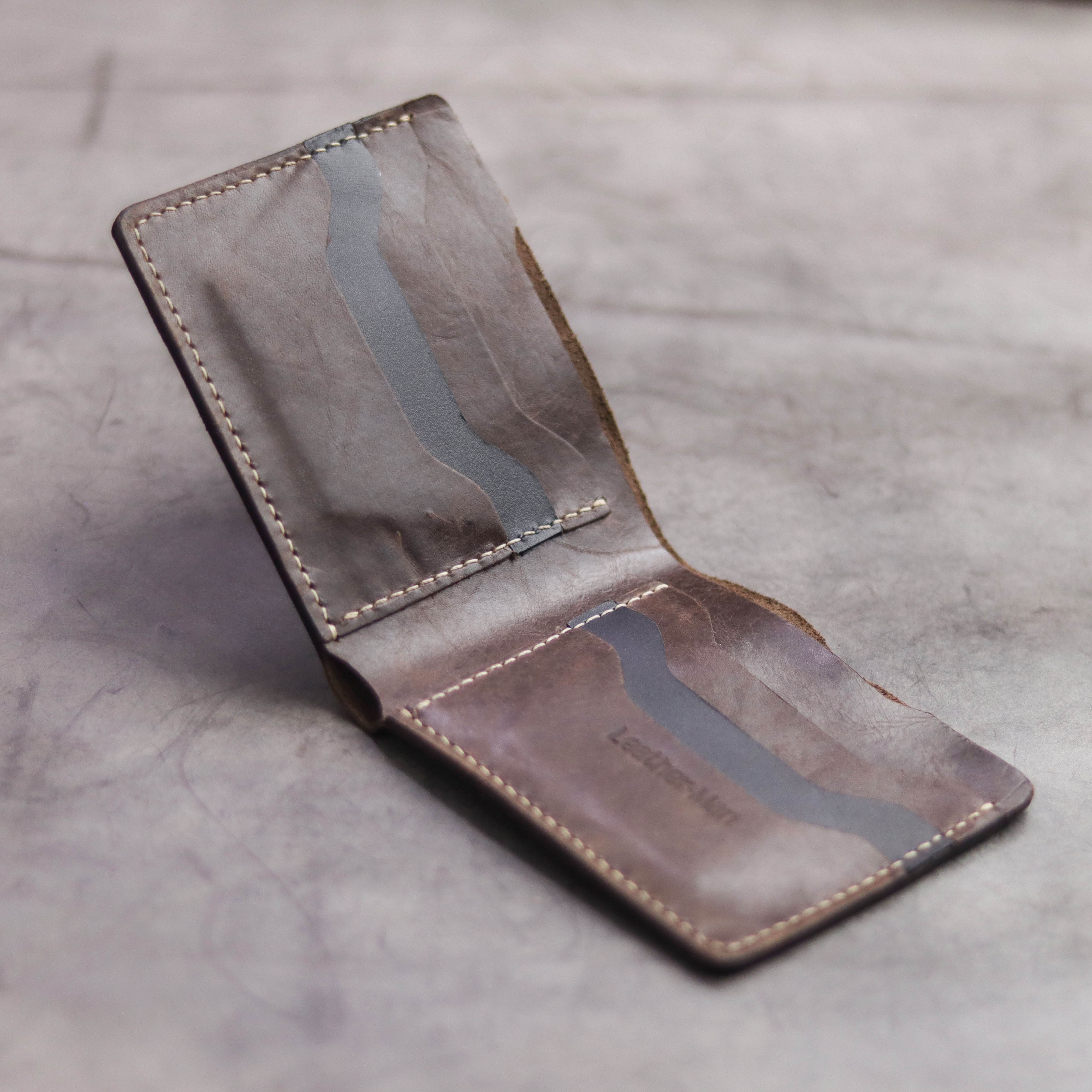 "MAXIMUS" BI-FOLD WALLET - WALNUT BROWN