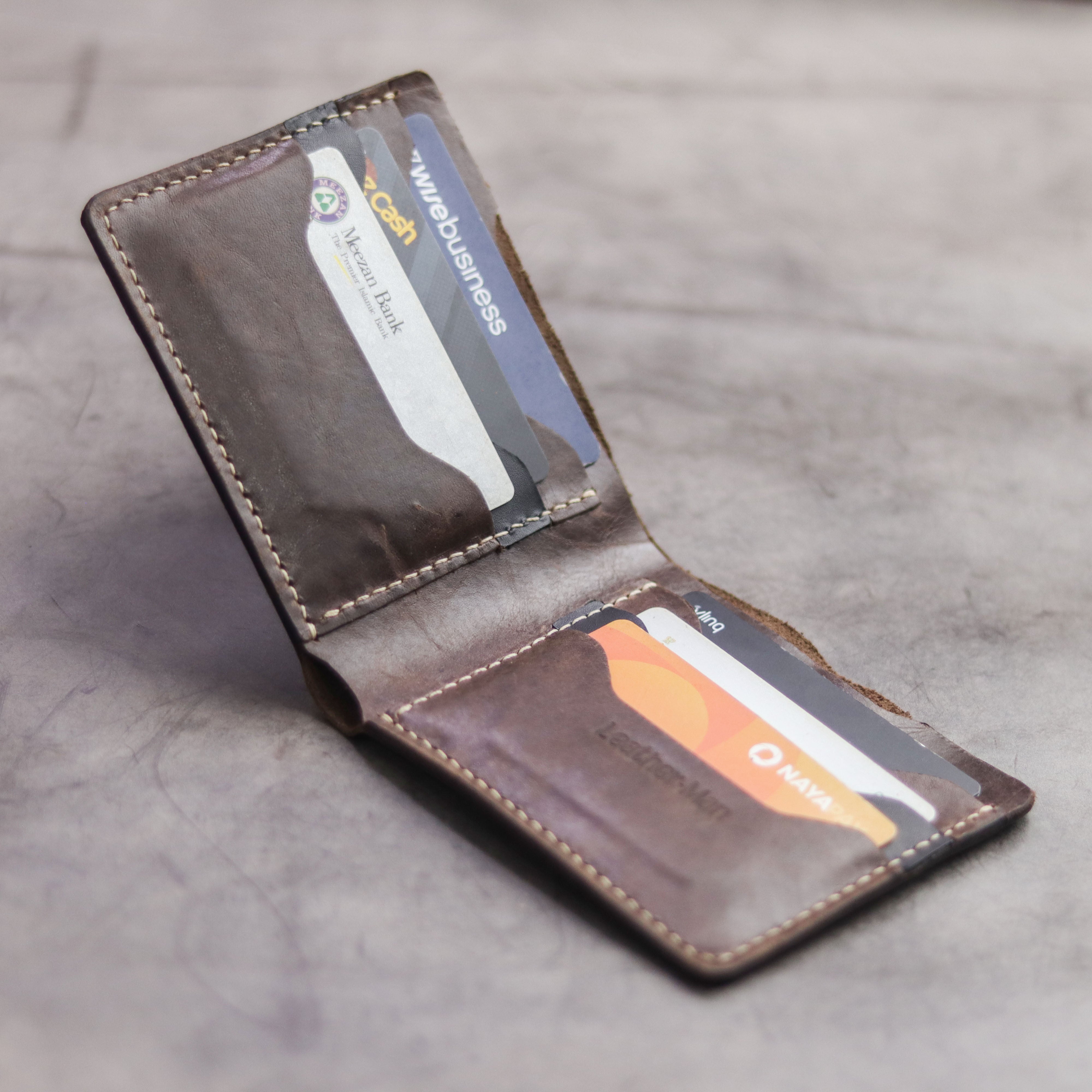 "MAXIMUS" BI-FOLD WALLET - WALNUT BROWN