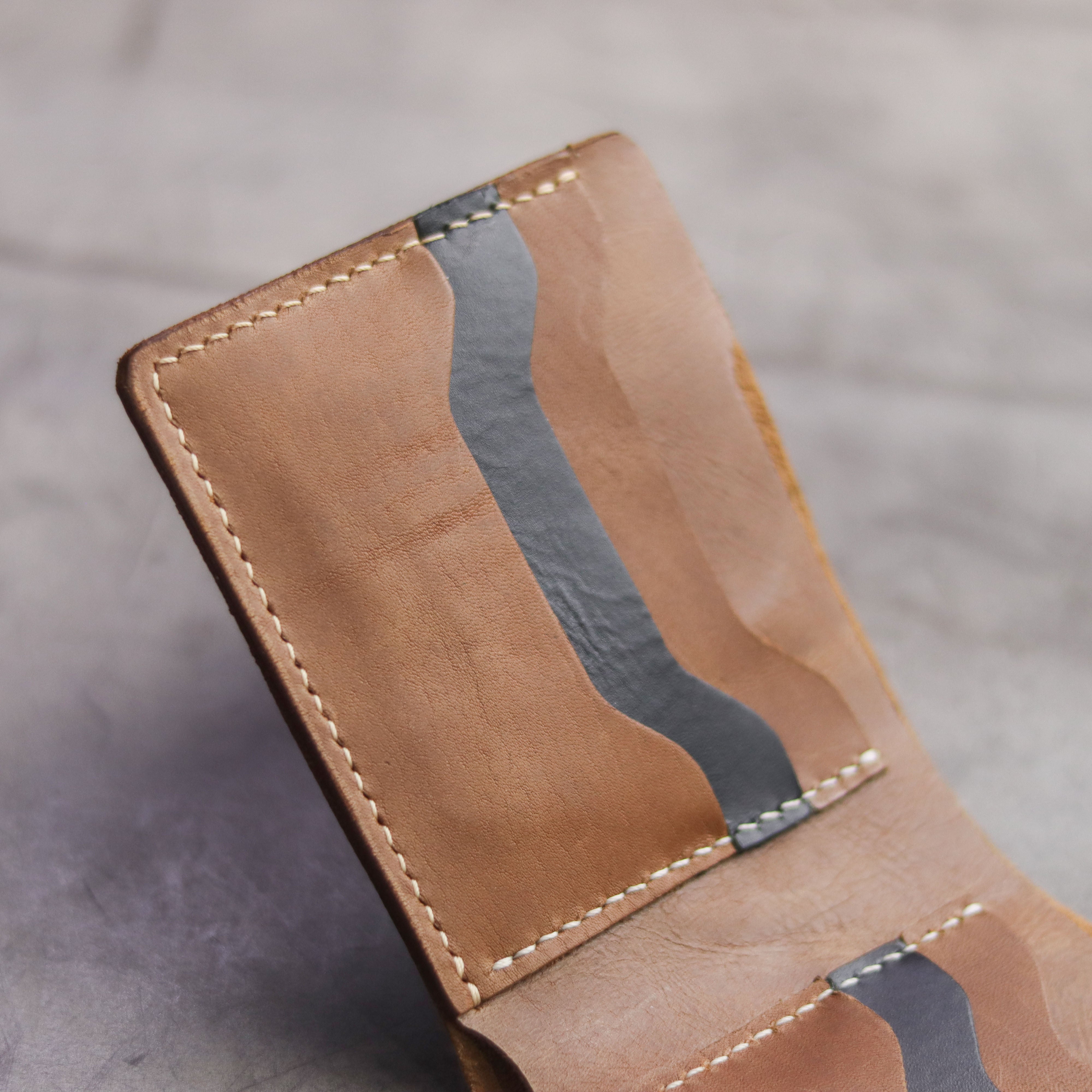 "MAXIMUS" BI-FOLD WALLET - CARAMEL BROWN