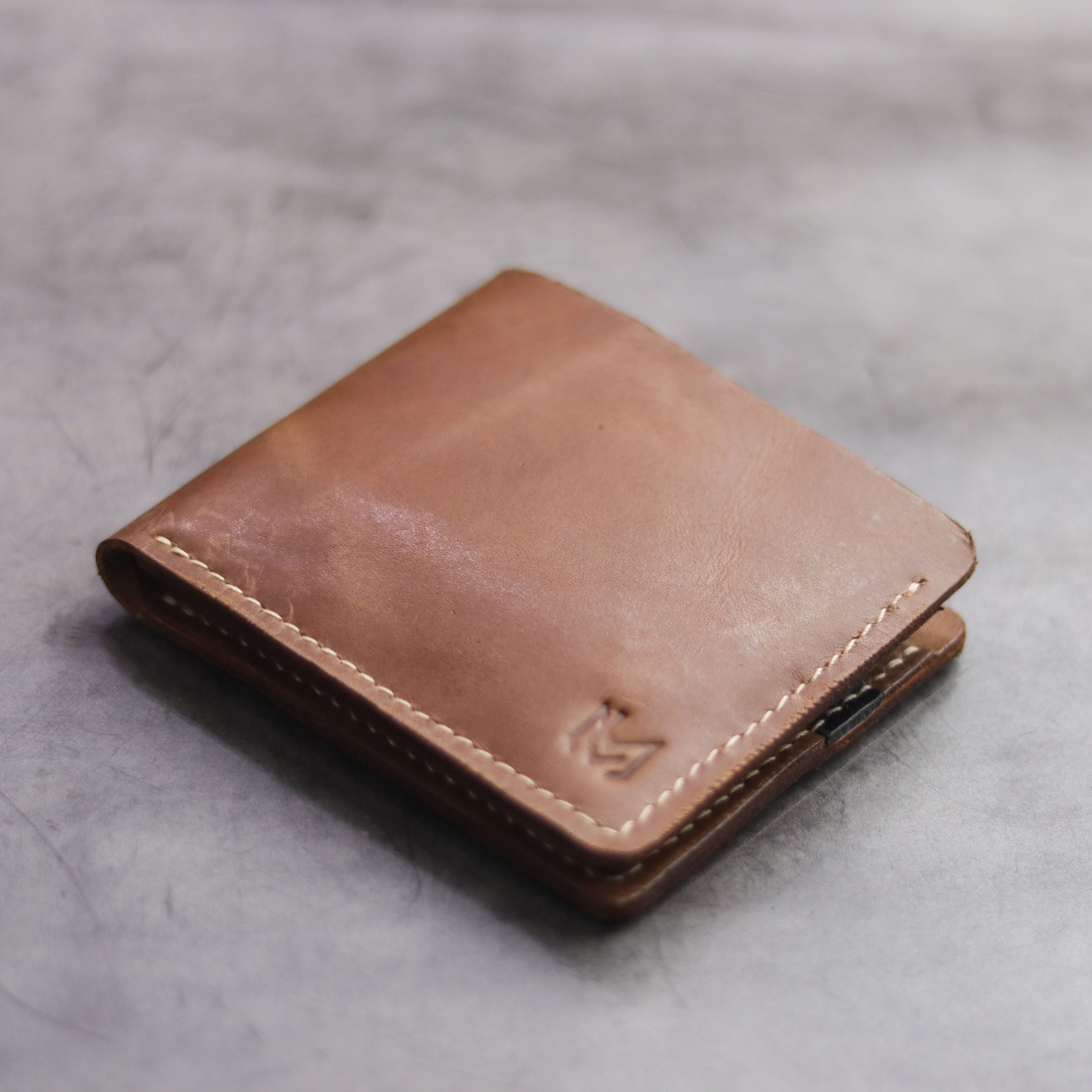 "MAXIMUS" BI-FOLD WALLET - CARAMEL BROWN