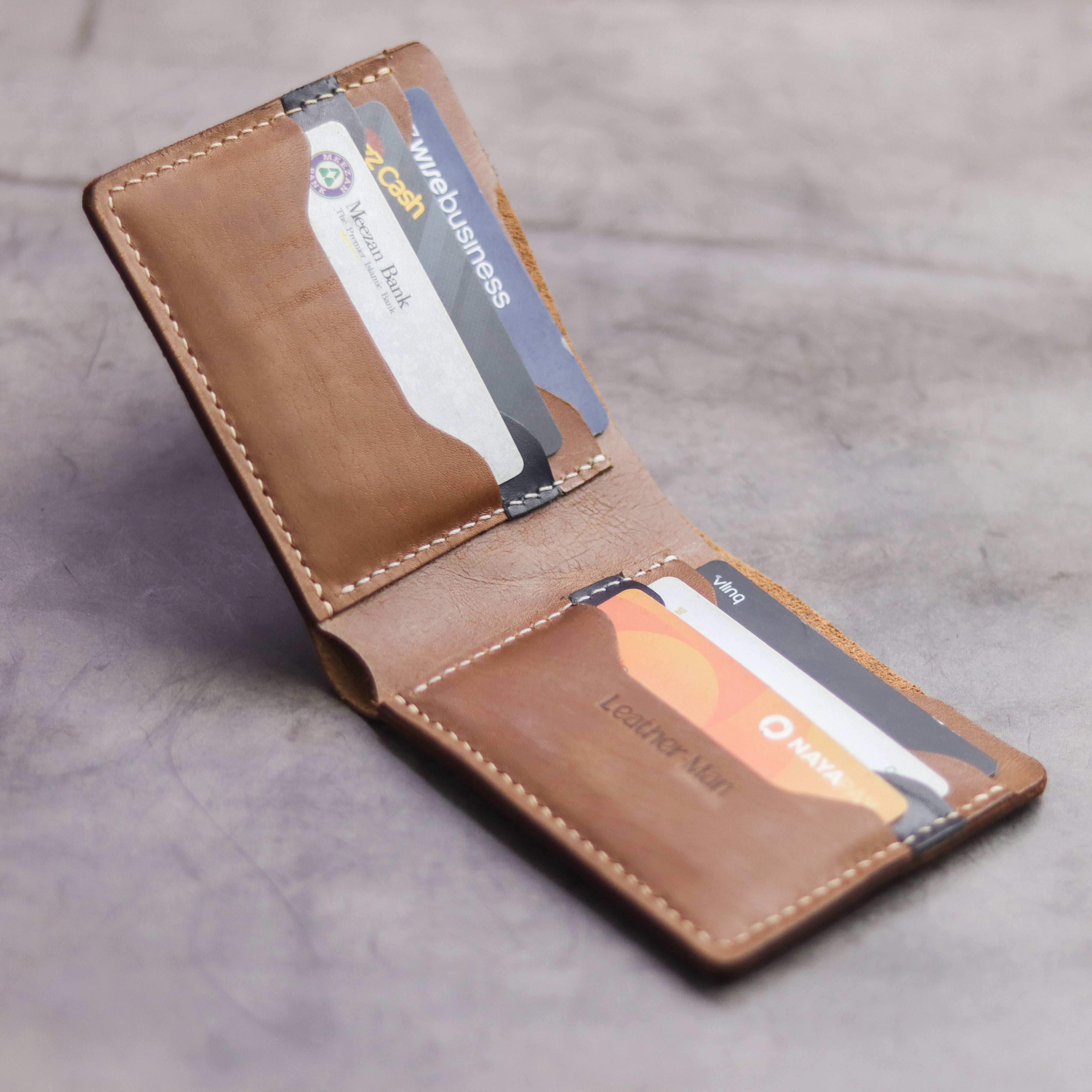 "MAXIMUS" BI-FOLD WALLET - CARAMEL BROWN