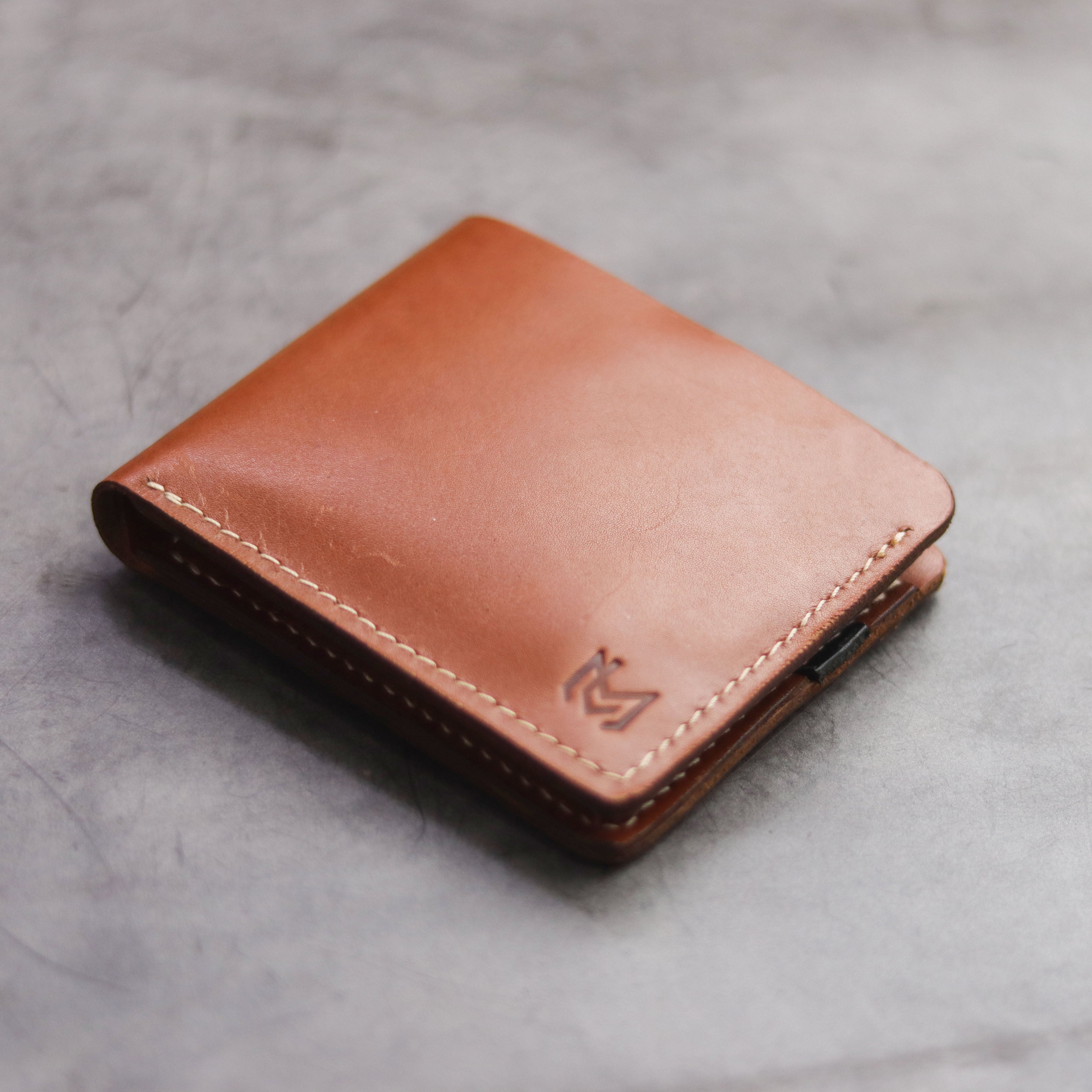 "MAXIMUS" BI-FOLD WALLET - TAN BROWN