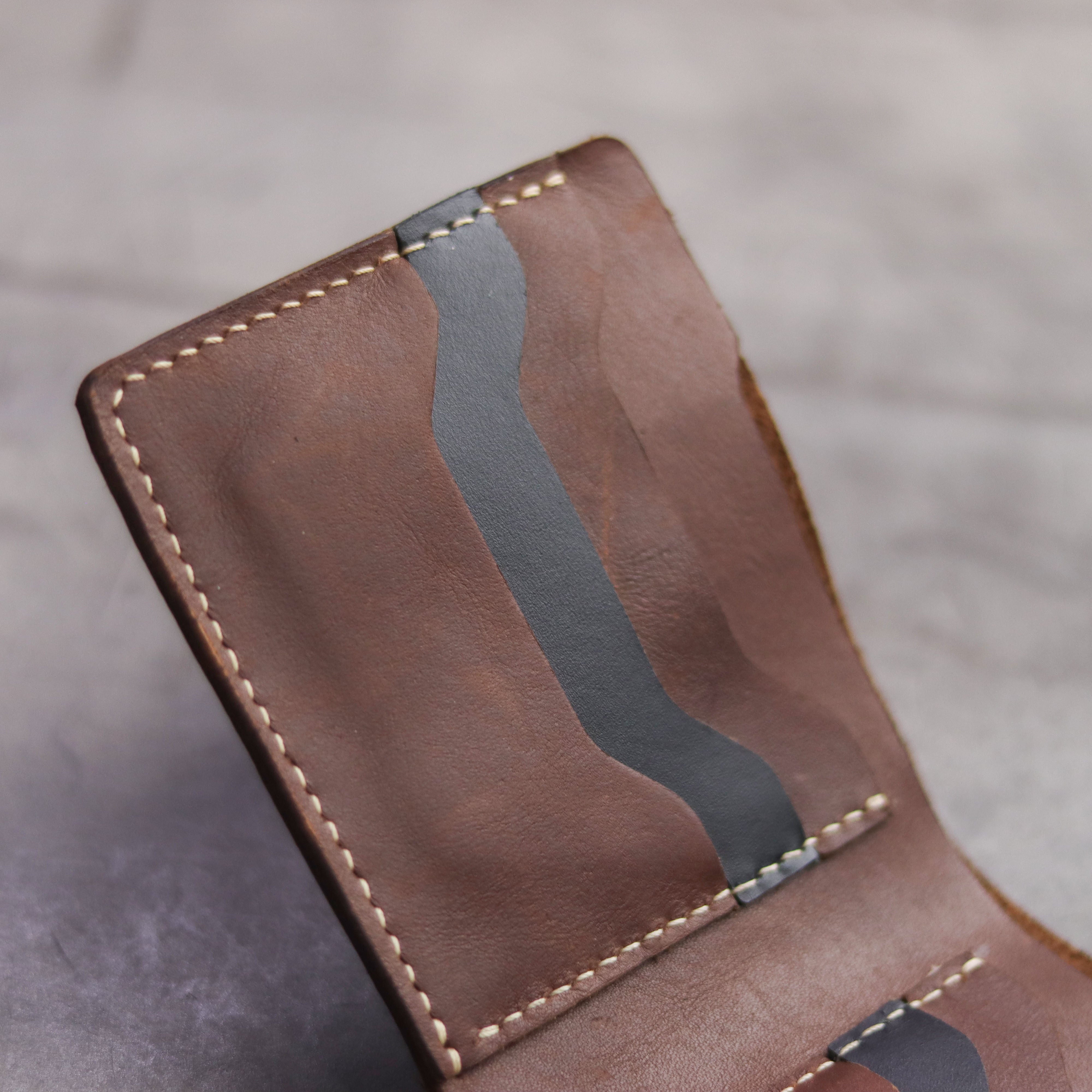 "MAXIMUS" BI-FOLD WALLET - CHESTNUT BROWN