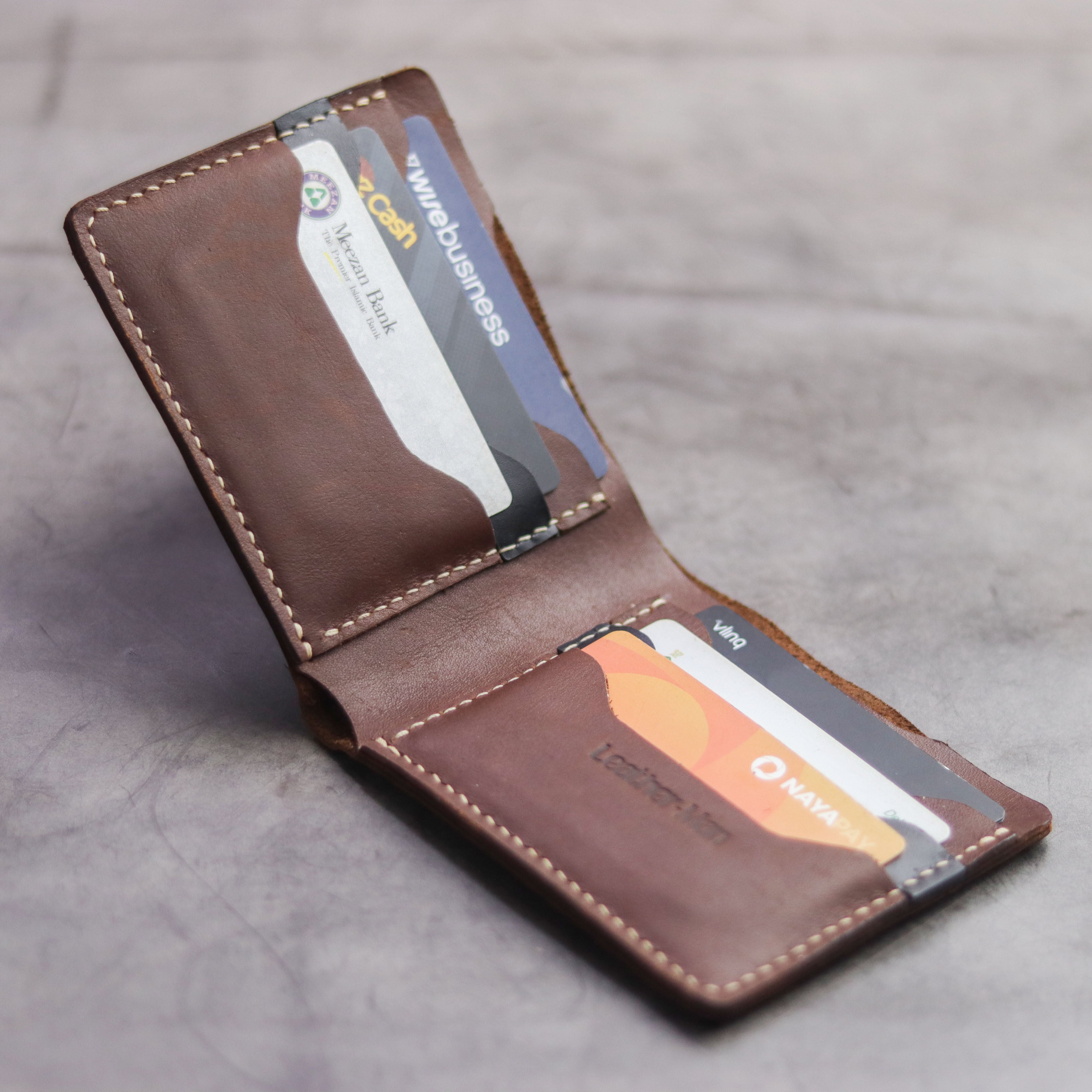 "MAXIMUS" BI-FOLD WALLET - CHESTNUT BROWN