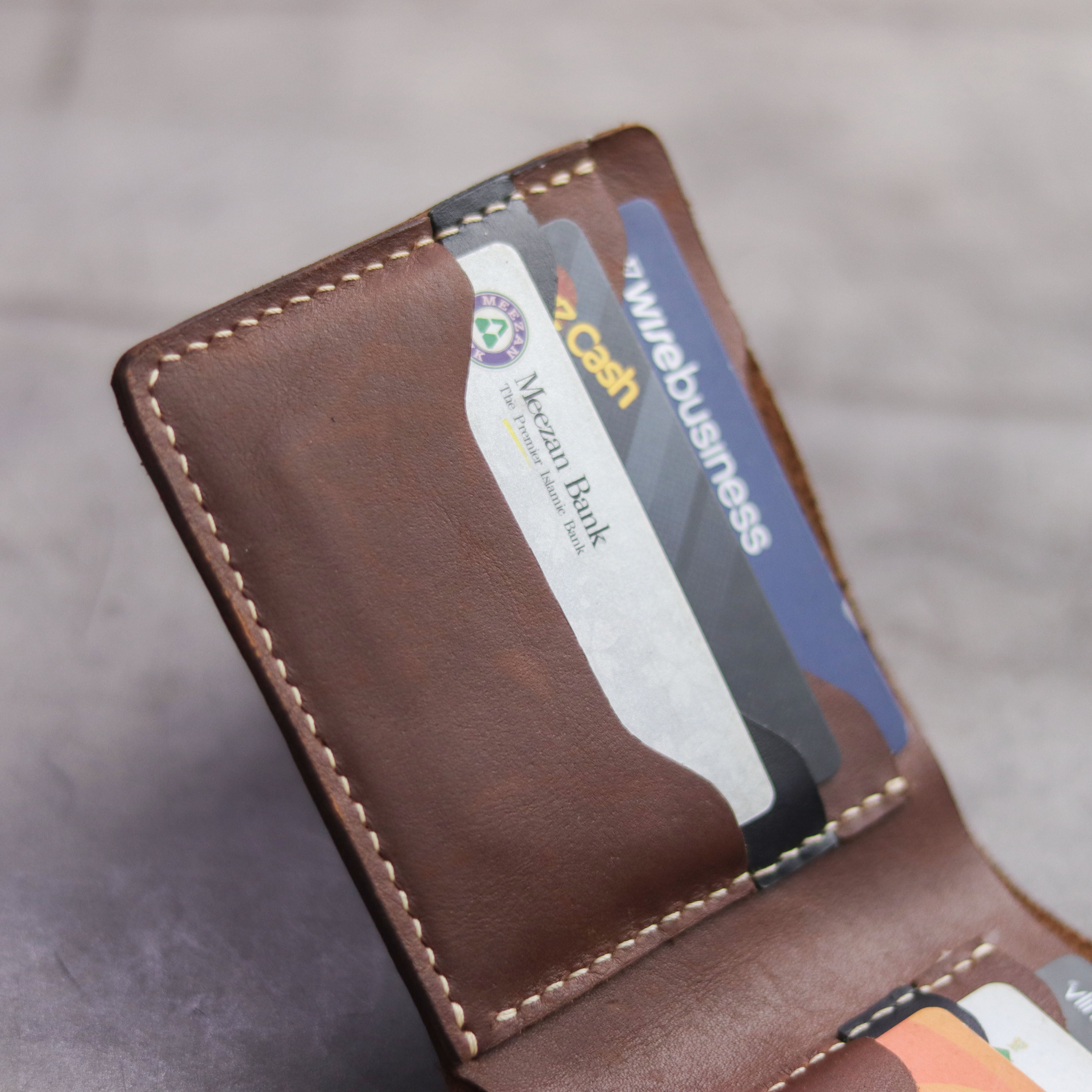 "MAXIMUS" BI-FOLD WALLET - CHESTNUT BROWN