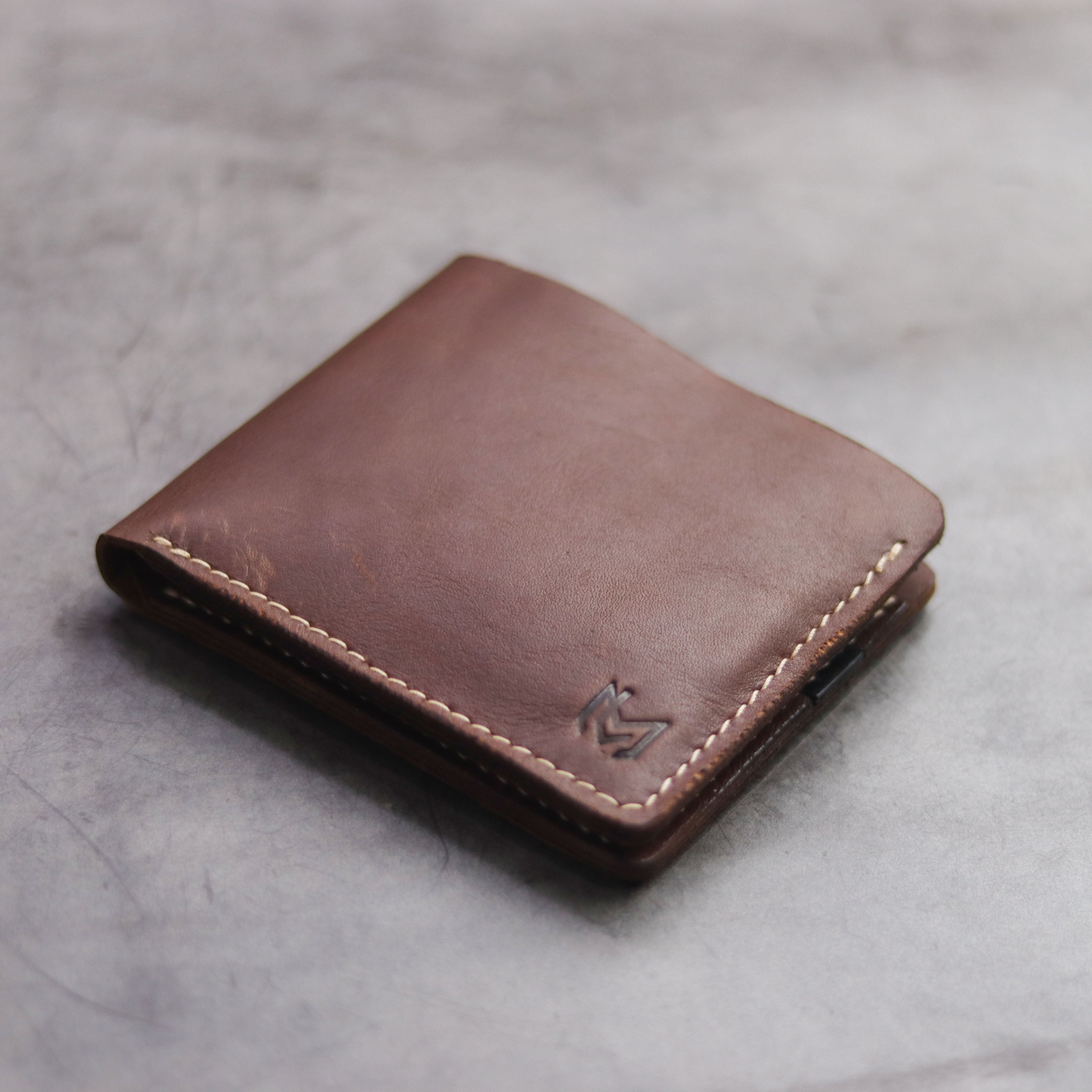 "MAXIMUS" BI-FOLD WALLET - CHESTNUT BROWN