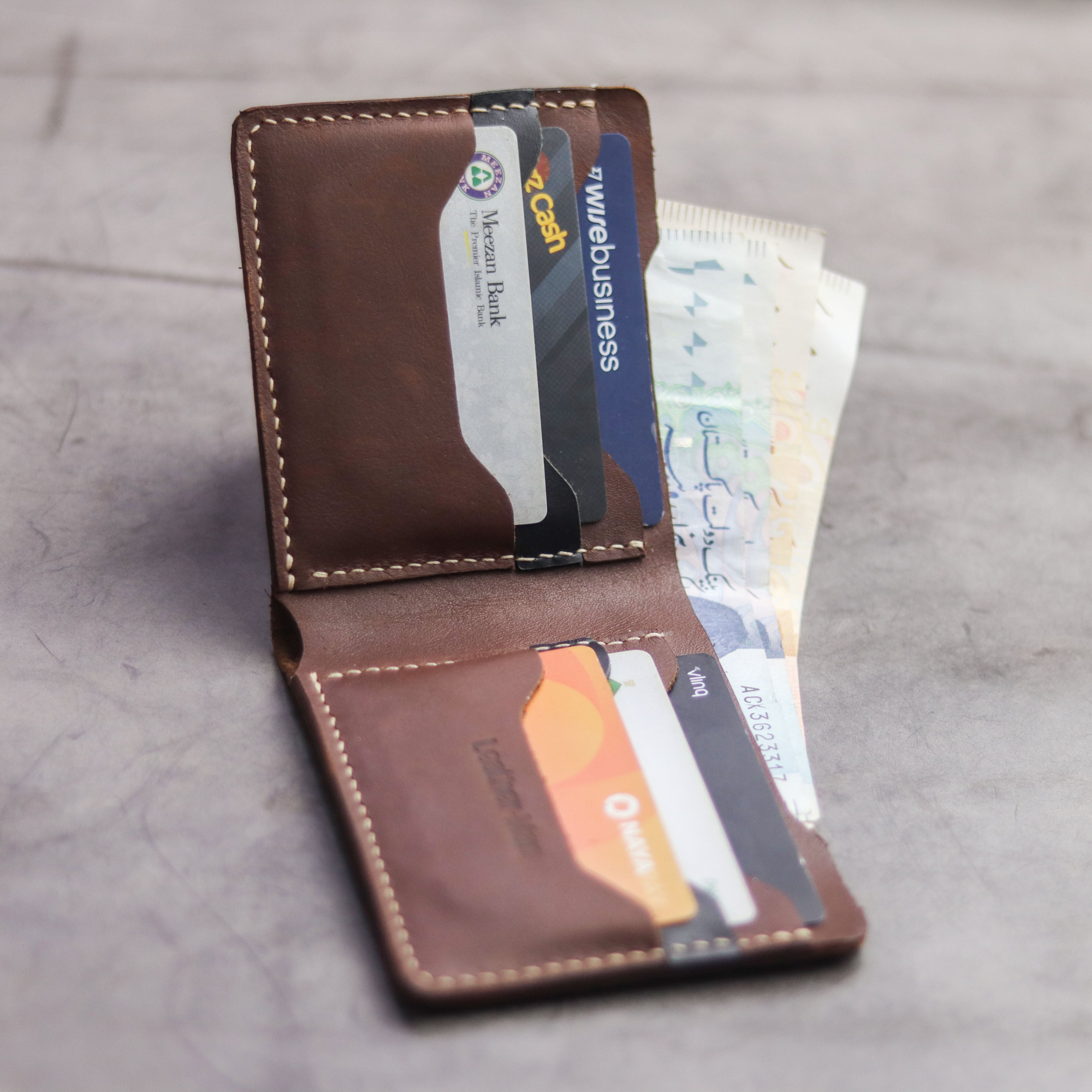 "MAXIMUS" BI-FOLD WALLET - CHESTNUT BROWN