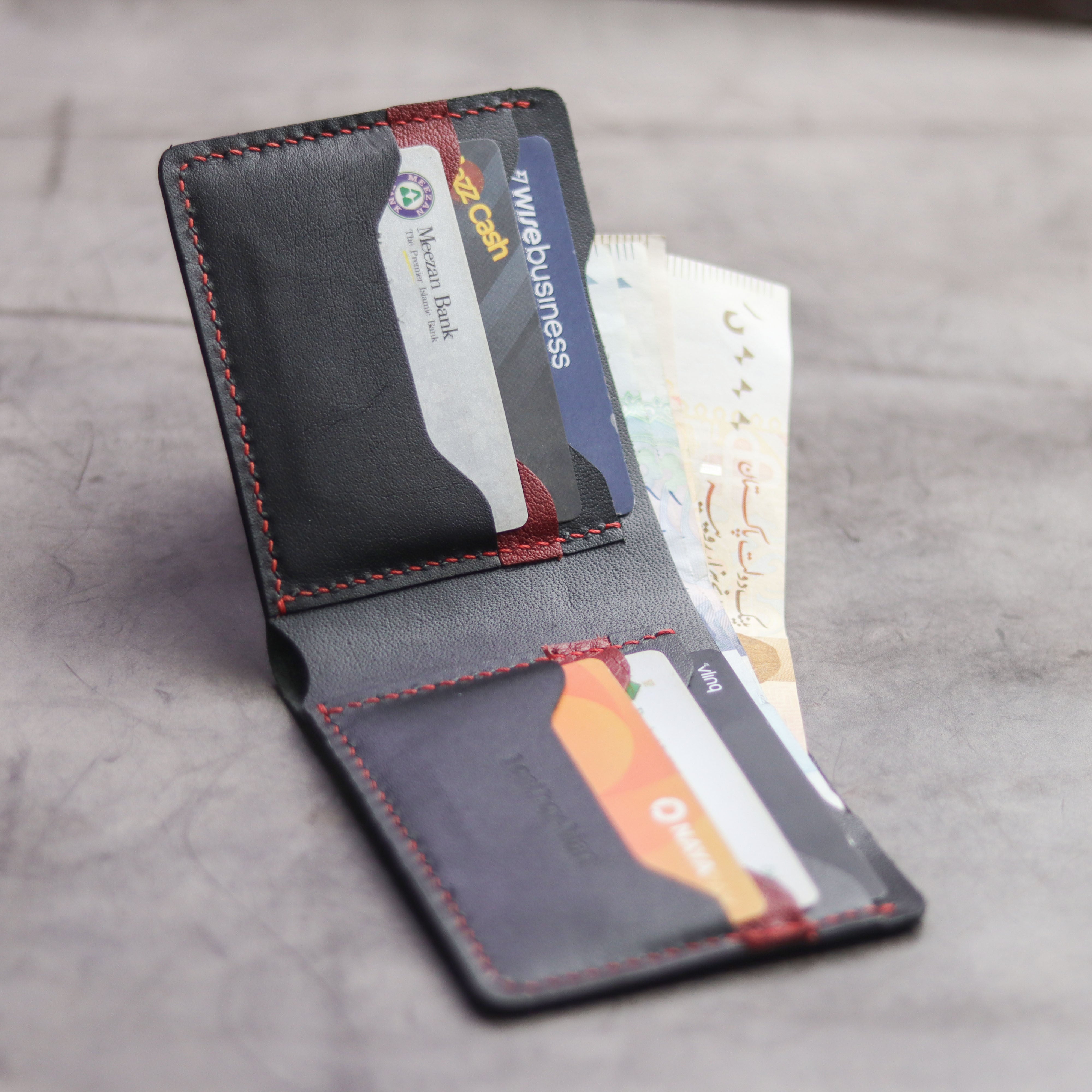 "MAXIMUS" BI-FOLD WALLET - BLACK & RED