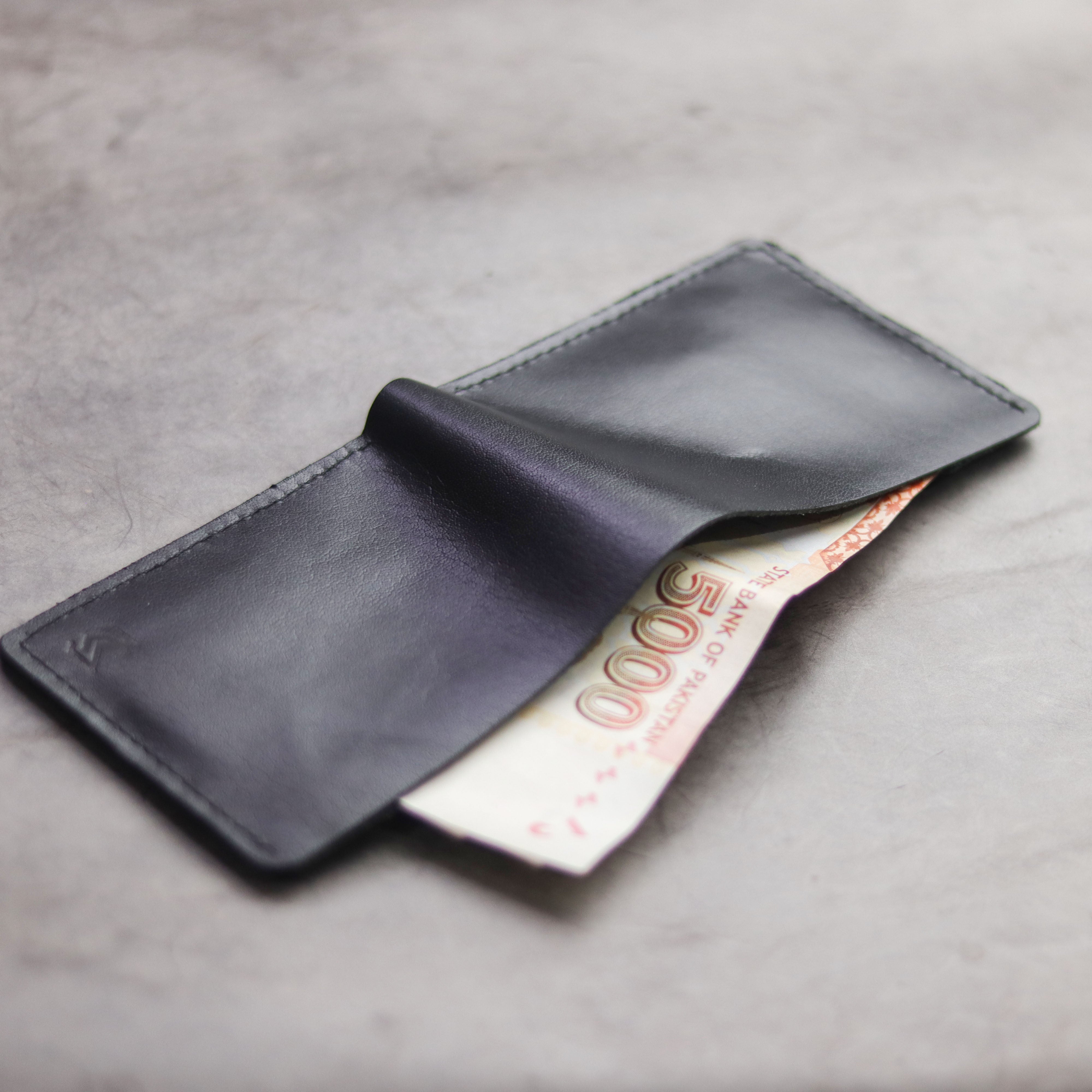 "MAXIMUS" BI-FOLD WALLET - BLACK