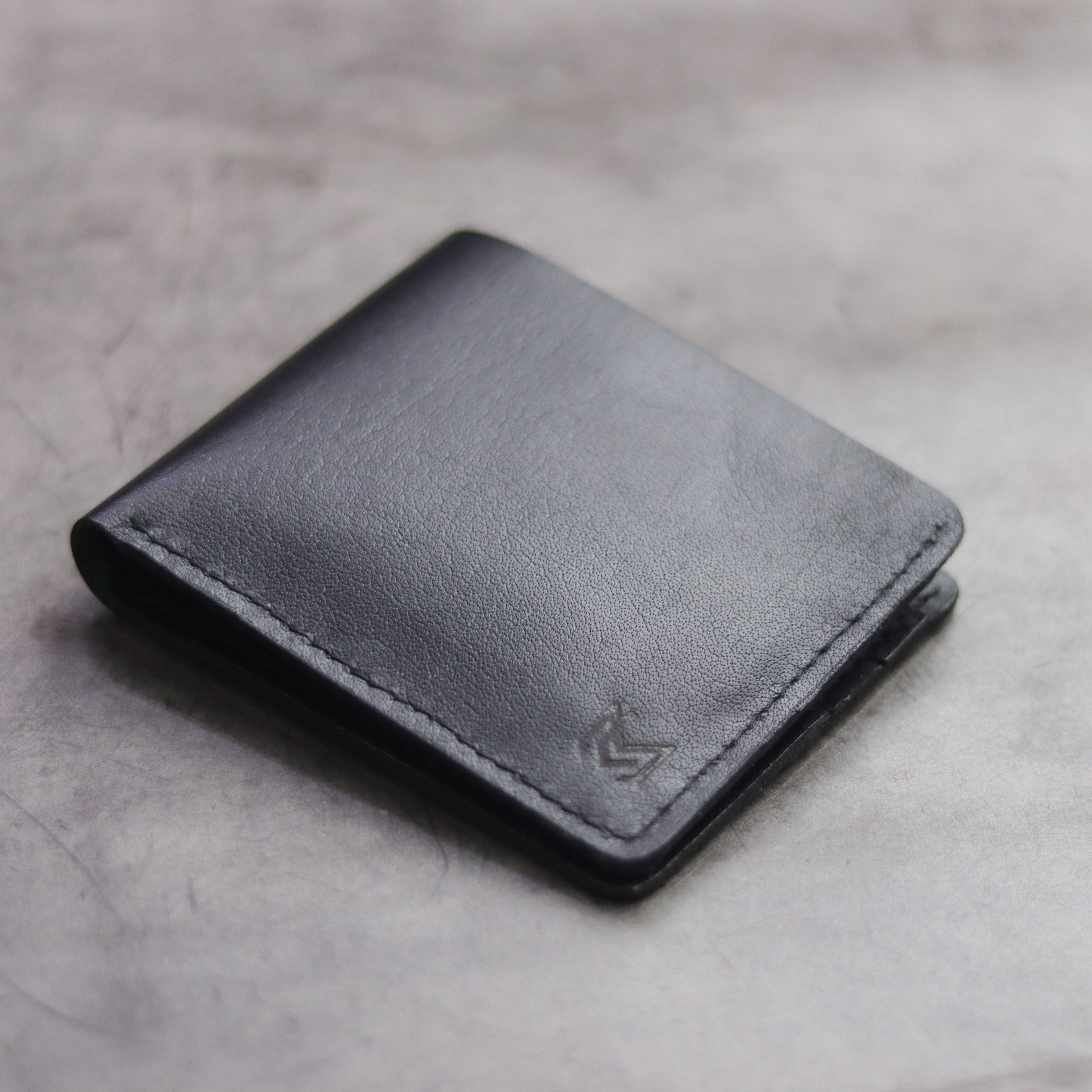 "MAXIMUS" BI-FOLD WALLET - BLACK