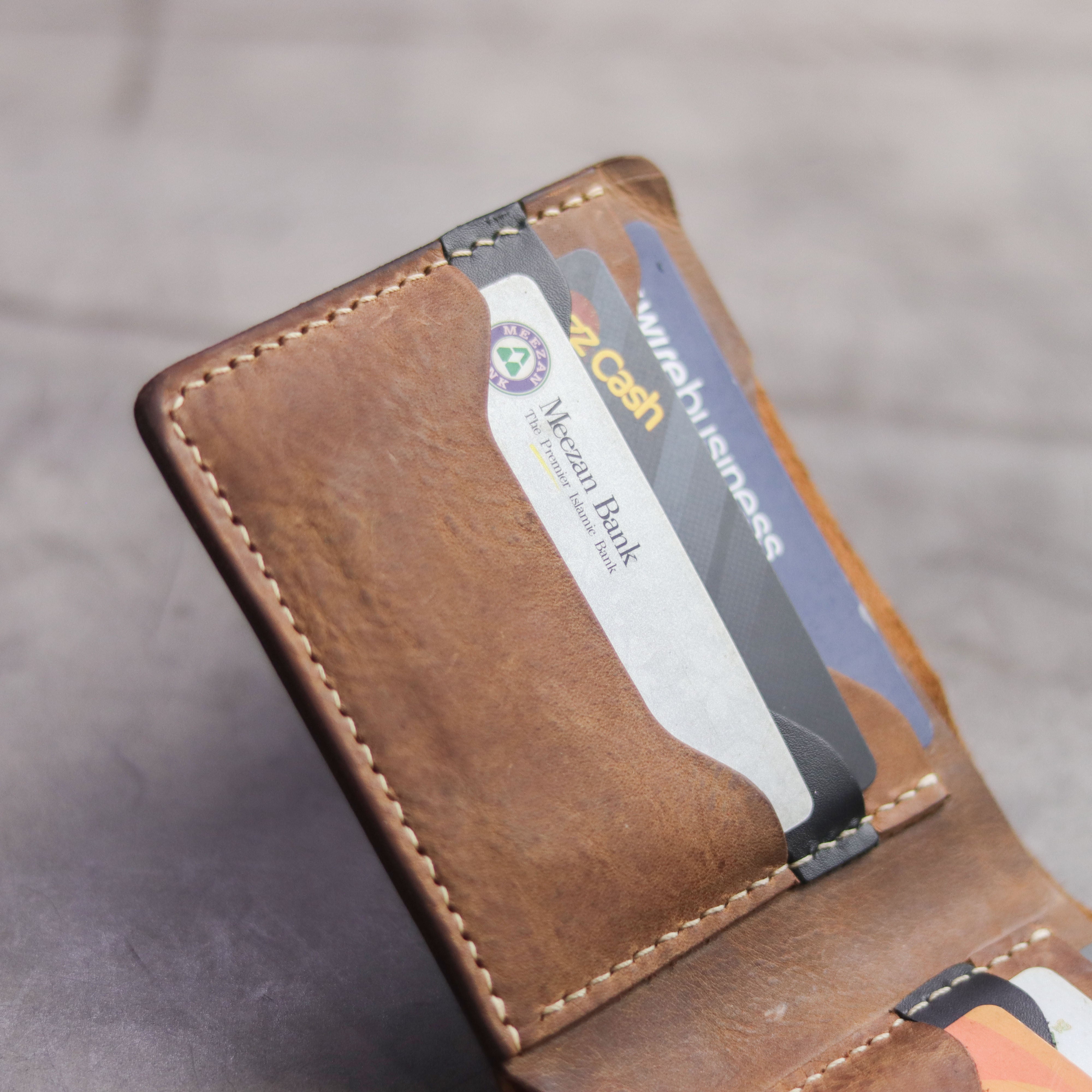 "MAXIMUS" BI-FOLD WALLET - RUSTY BROWN