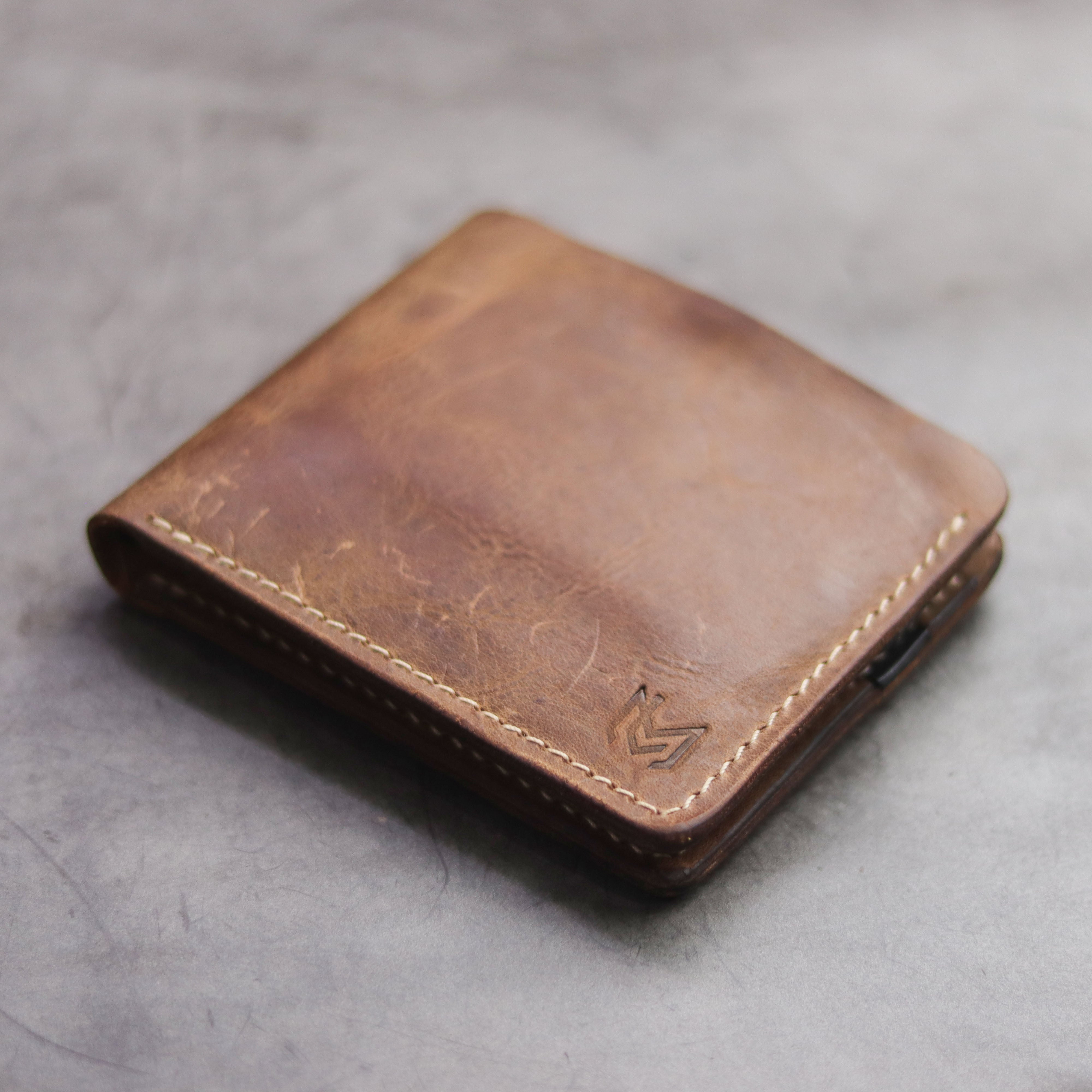 "MAXIMUS" BI-FOLD WALLET - RUSTY BROWN
