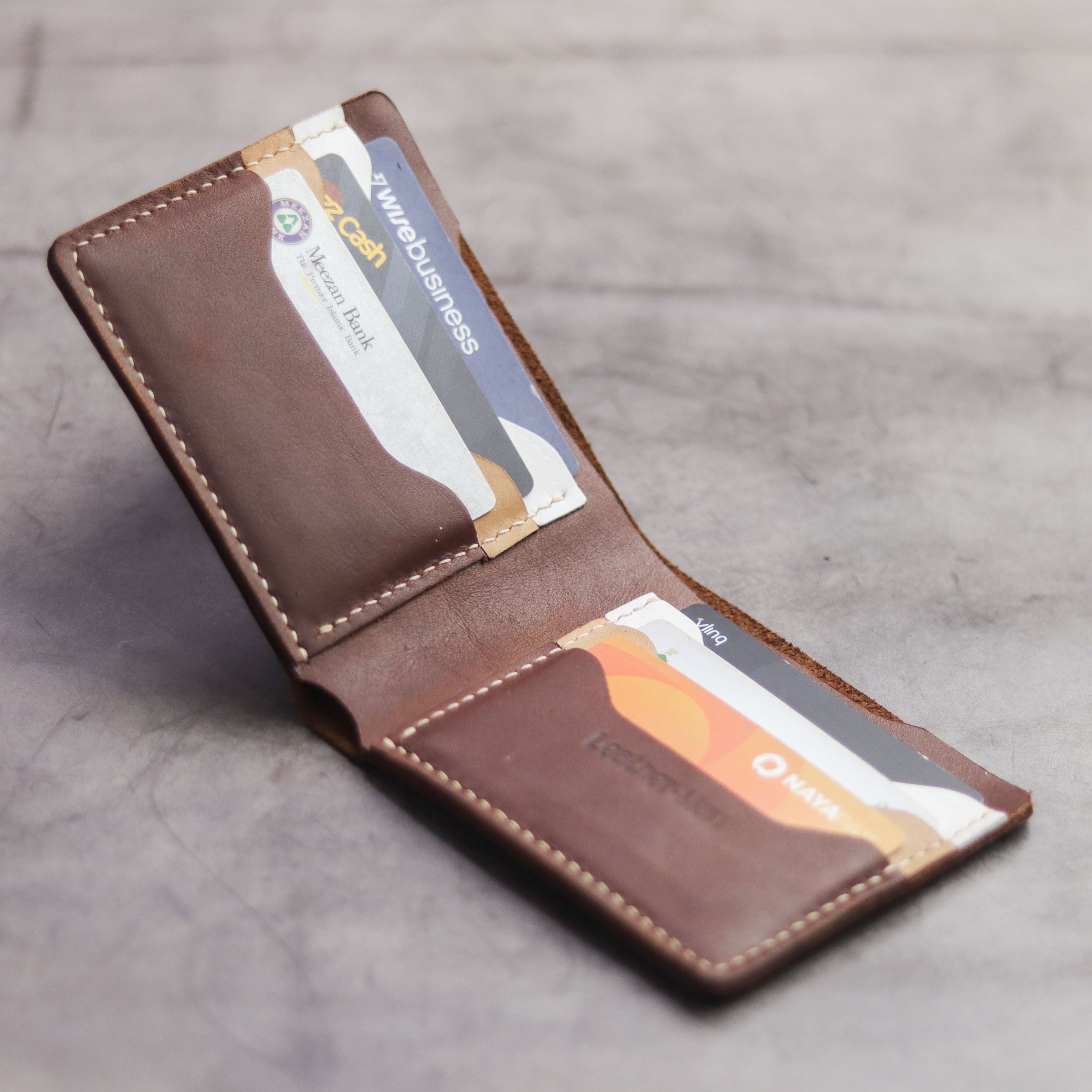 "MAXIMUS" BI-FOLD WALLET - CHESTNUT BRWON, NATURAL BUTTERO AND WHITE