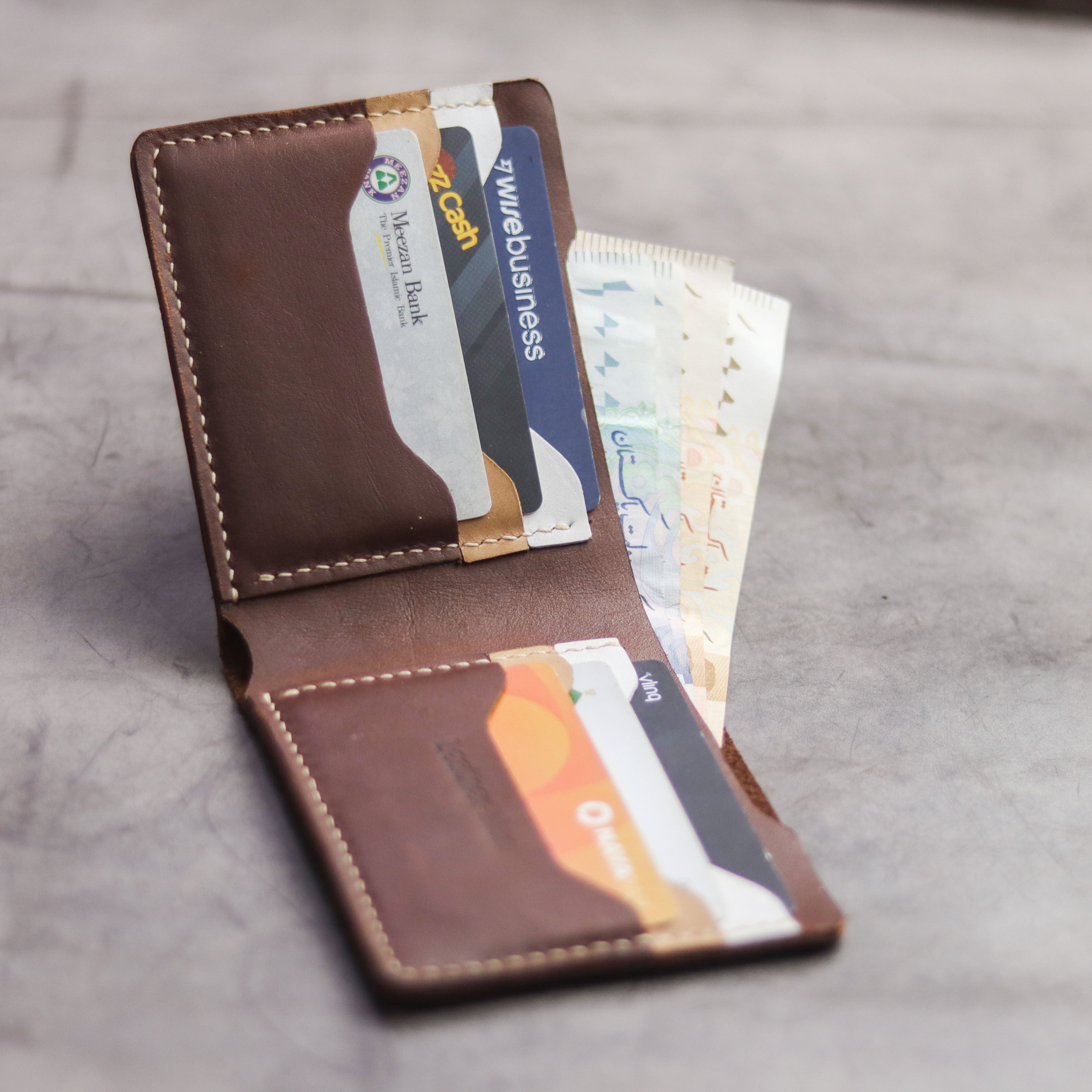 "MAXIMUS" BI-FOLD WALLET - CHESTNUT BRWON, NATURAL BUTTERO AND WHITE
