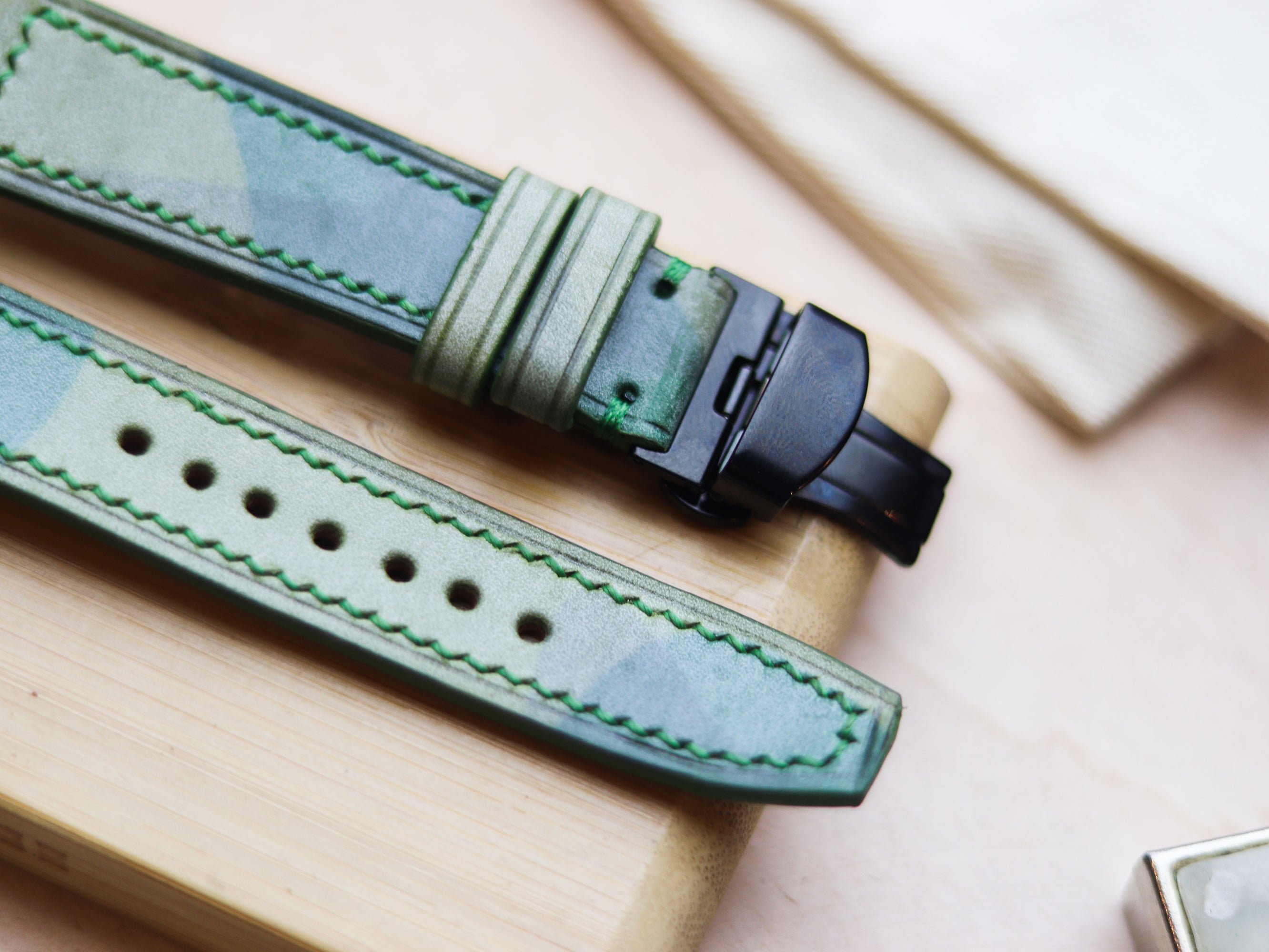 ITALIAN WAXED CAMOUFLAGE HAND-CRAFTED STRAPS BOX STITCHED - LIME GREEN