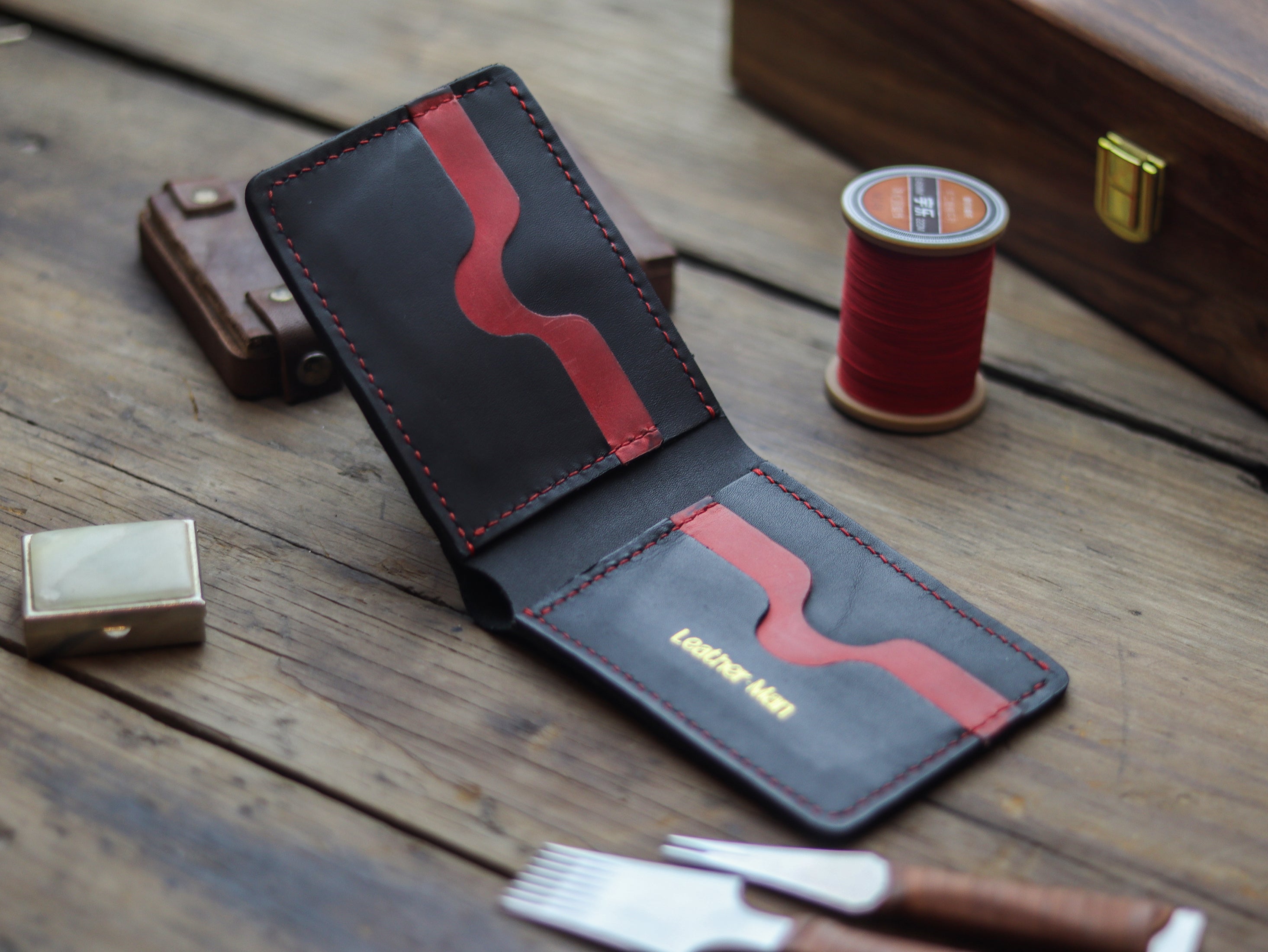 CAMBRIDGE - BLACK & RED