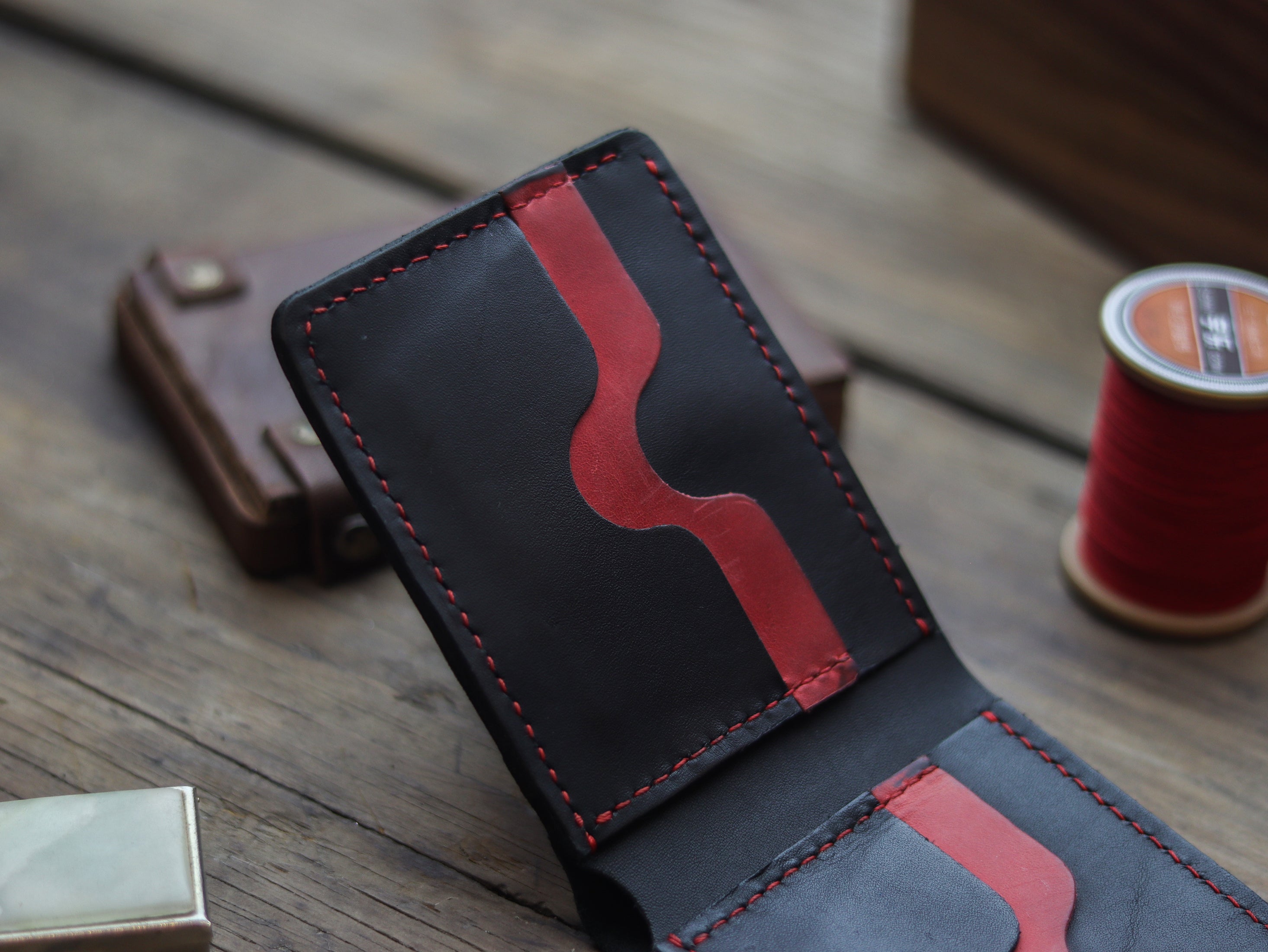 CAMBRIDGE - BLACK & RED