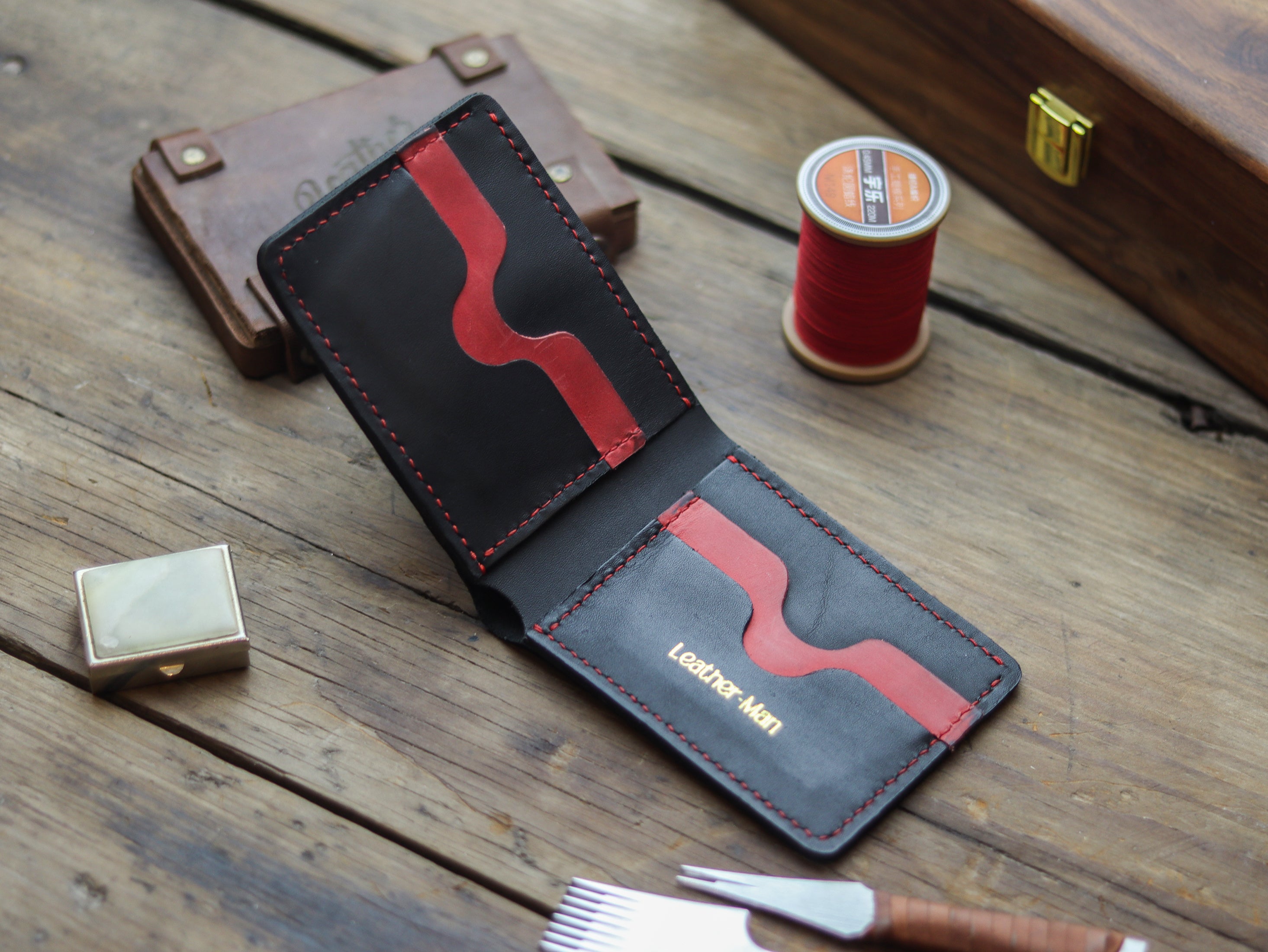 CAMBRIDGE - BLACK & RED