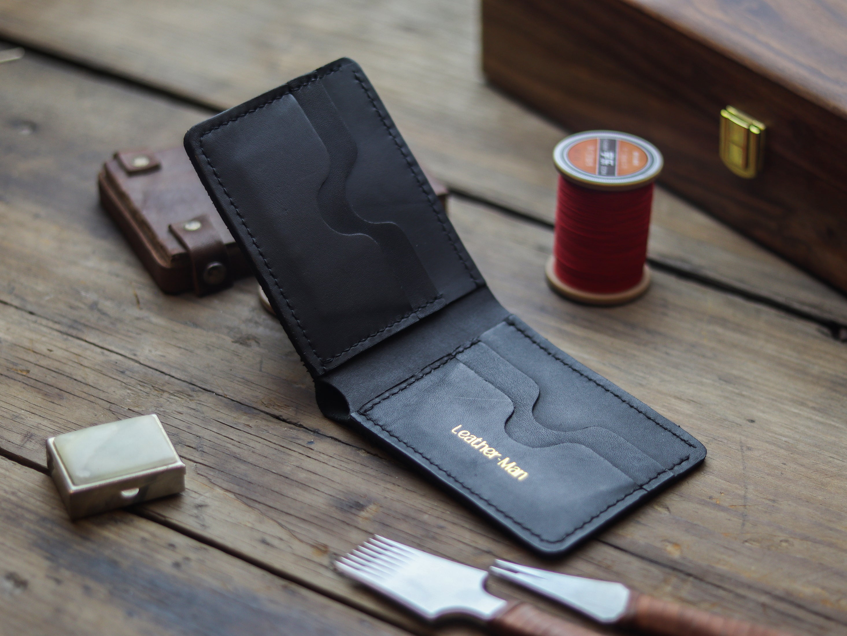 CAMBRIDGE - BLACK (ENGRAVED)