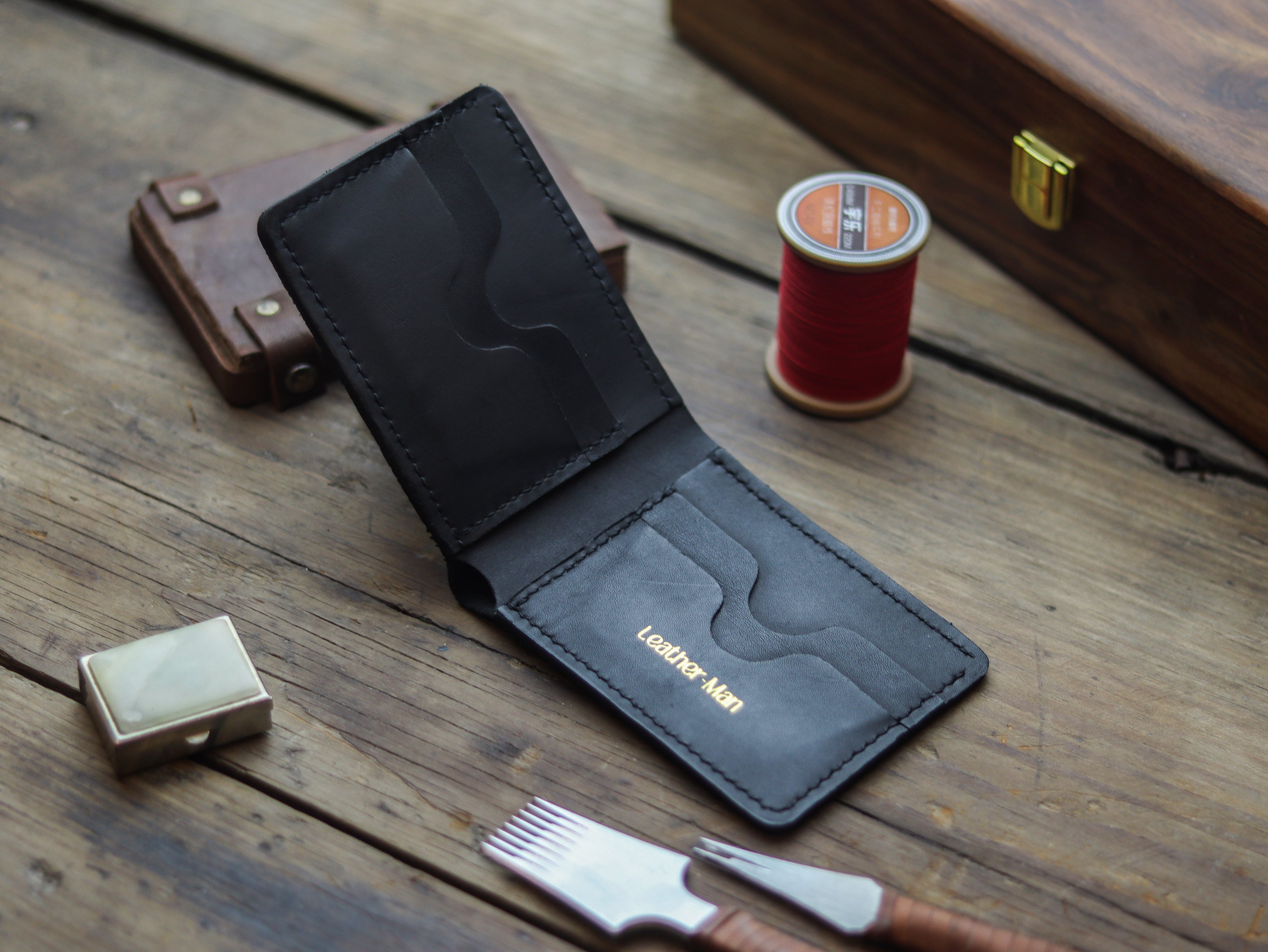 CAMBRIDGE - BLACK (ENGRAVED)