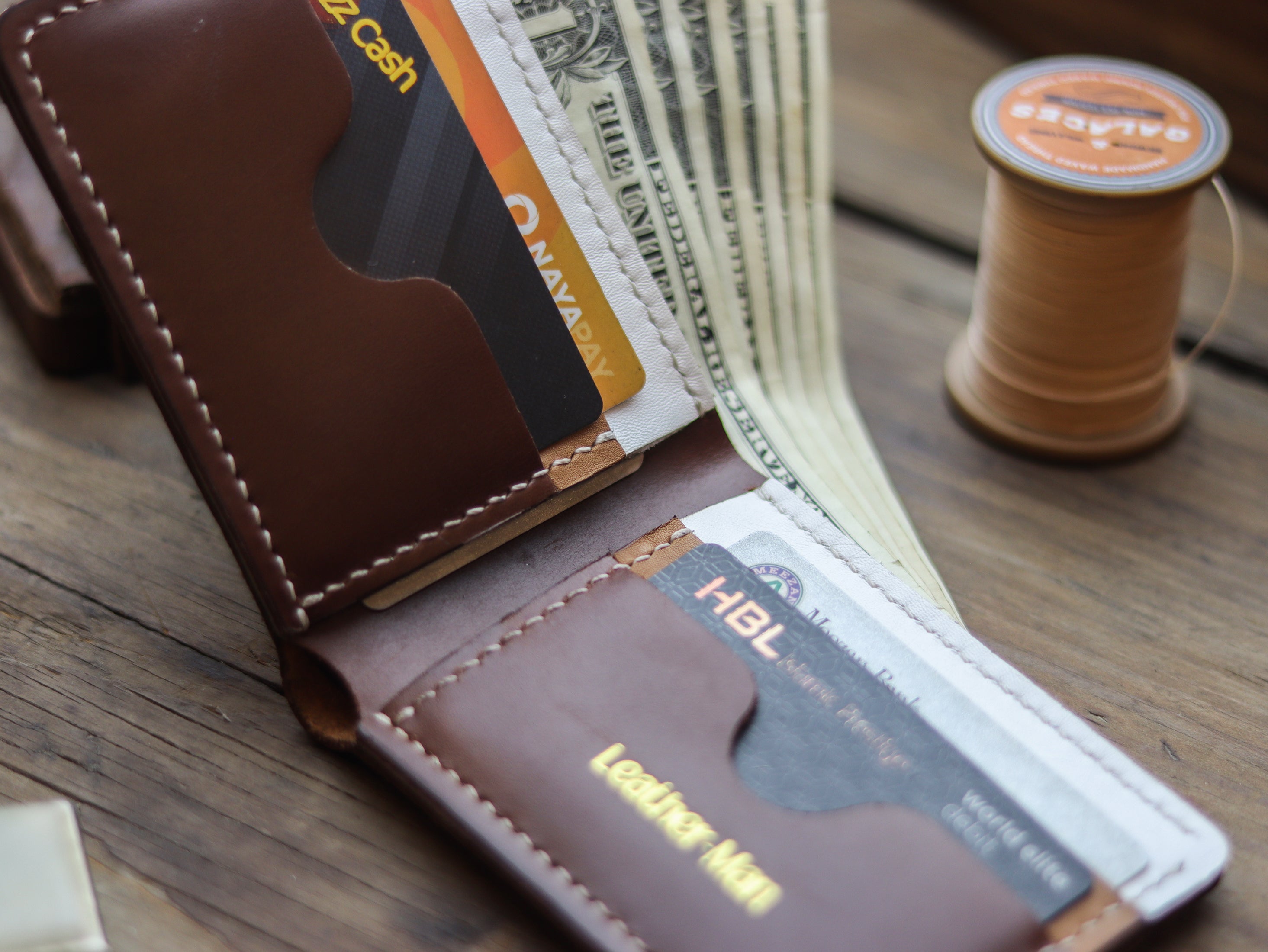 CAMBRIDGE - CHESTNUT BROWN, NATURAL BUTTERO & WHITE (ENGRAVED)