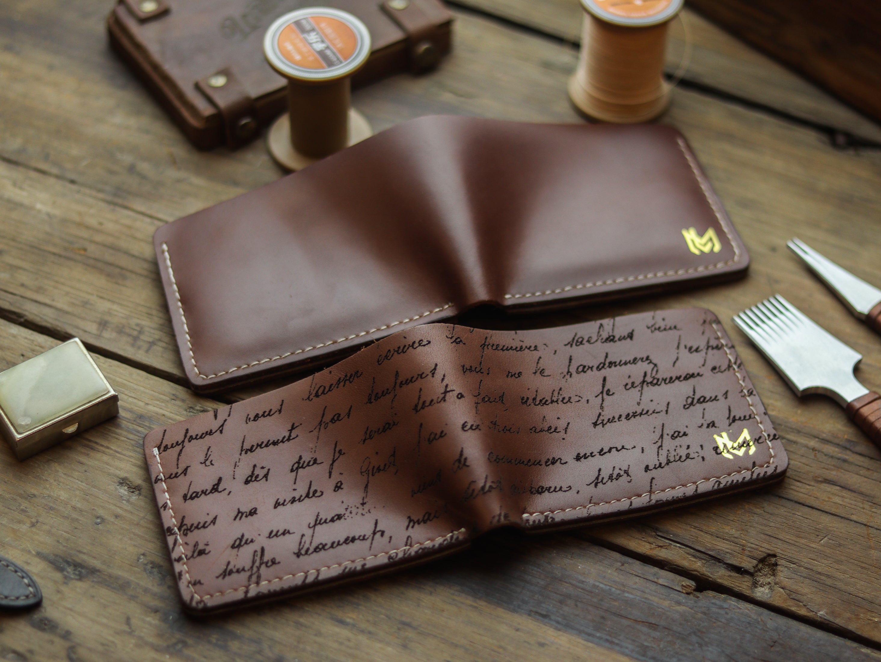 CAMBRIDGE - CHESTNUT BROWN, NATURAL BUTTERO & WHITE (ENGRAVED)