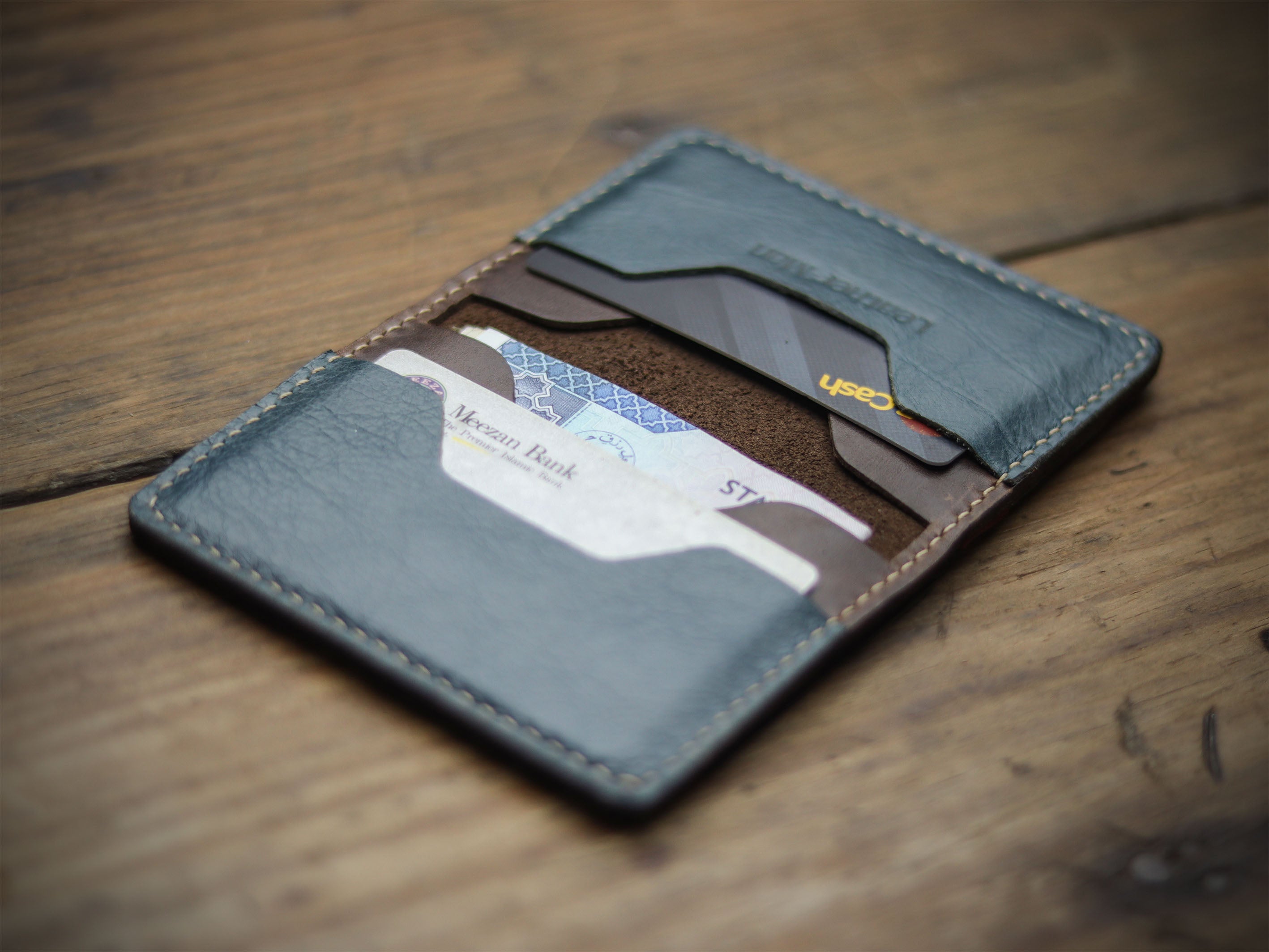 ASTOR - WALNUT BROWN, RED & DEEP BLUE