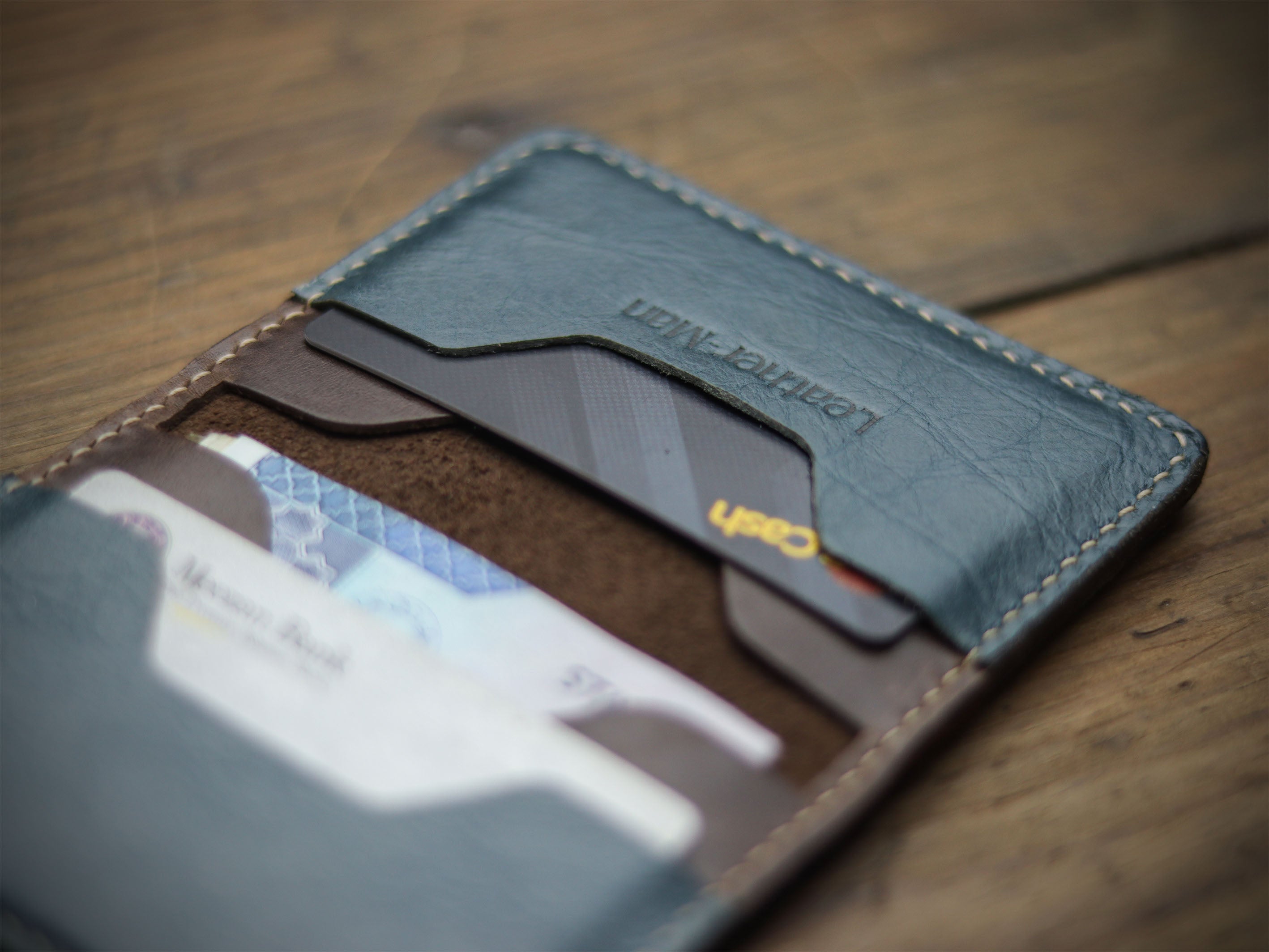 ASTOR - WALNUT BROWN, RED & DEEP BLUE