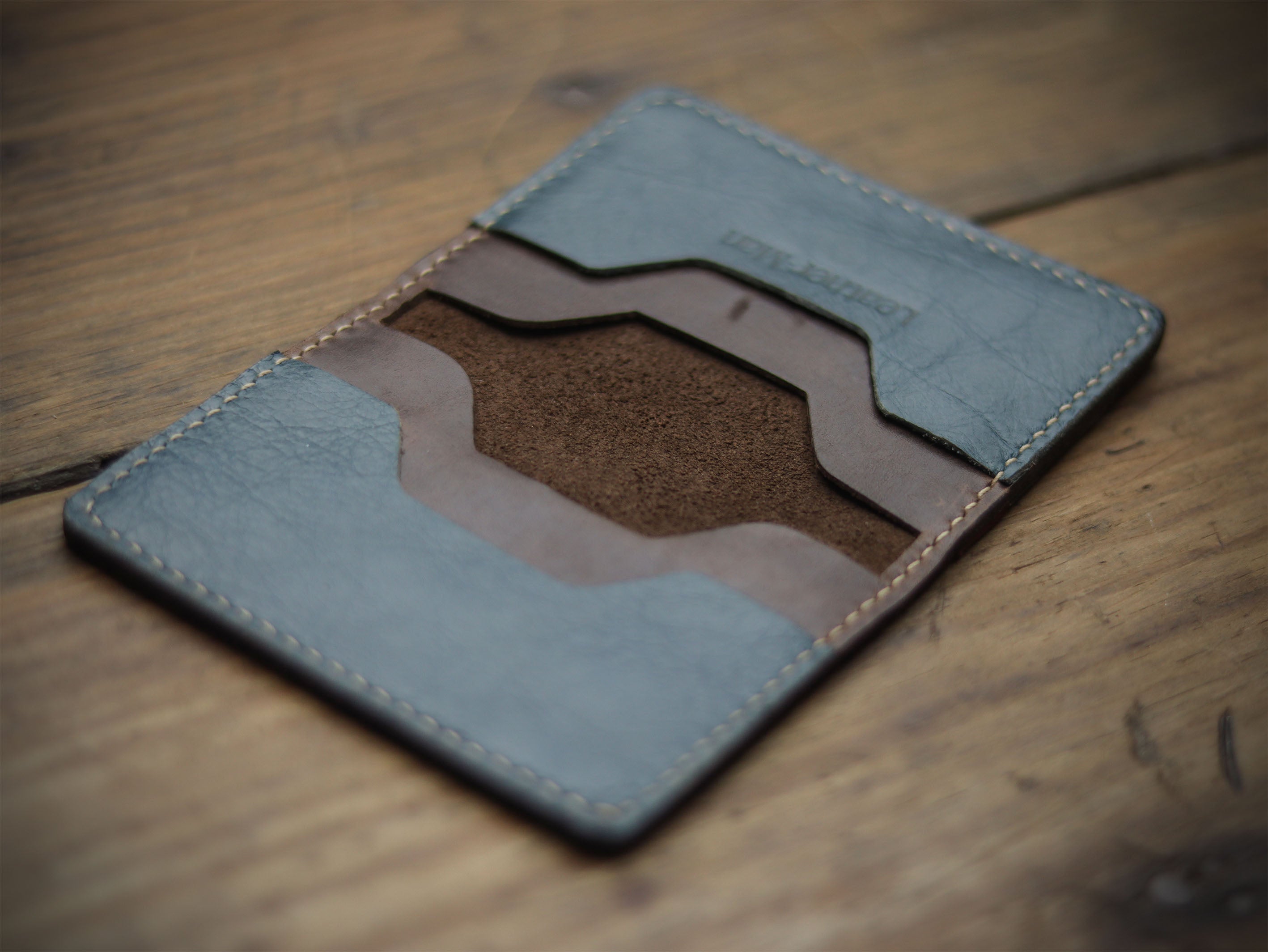 ASTOR - WALNUT BROWN, RED & DEEP BLUE