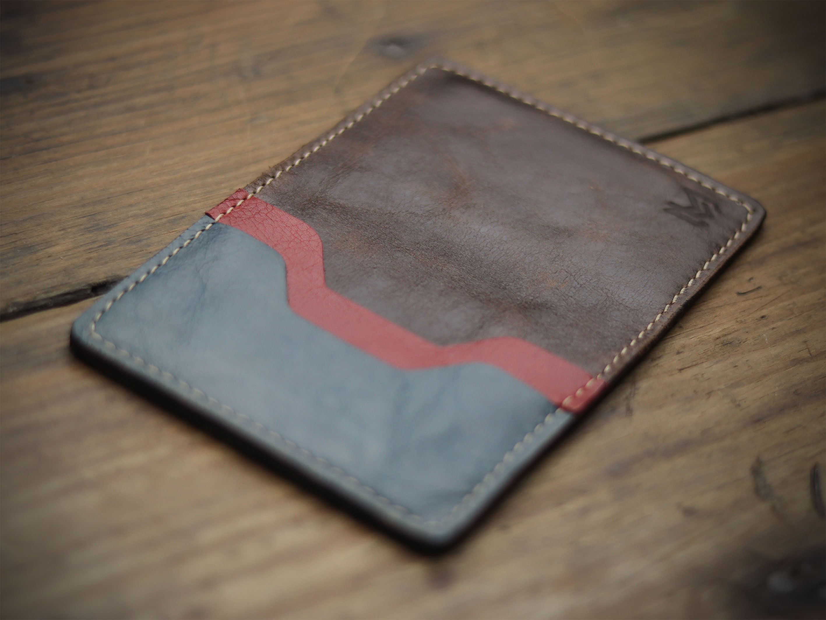 ASTOR - WALNUT BROWN, RED & DEEP BLUE