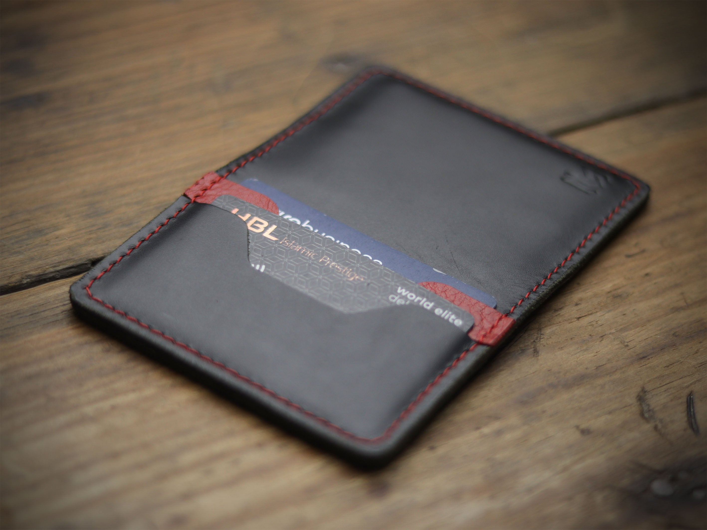 ASTOR - BLACK & RED