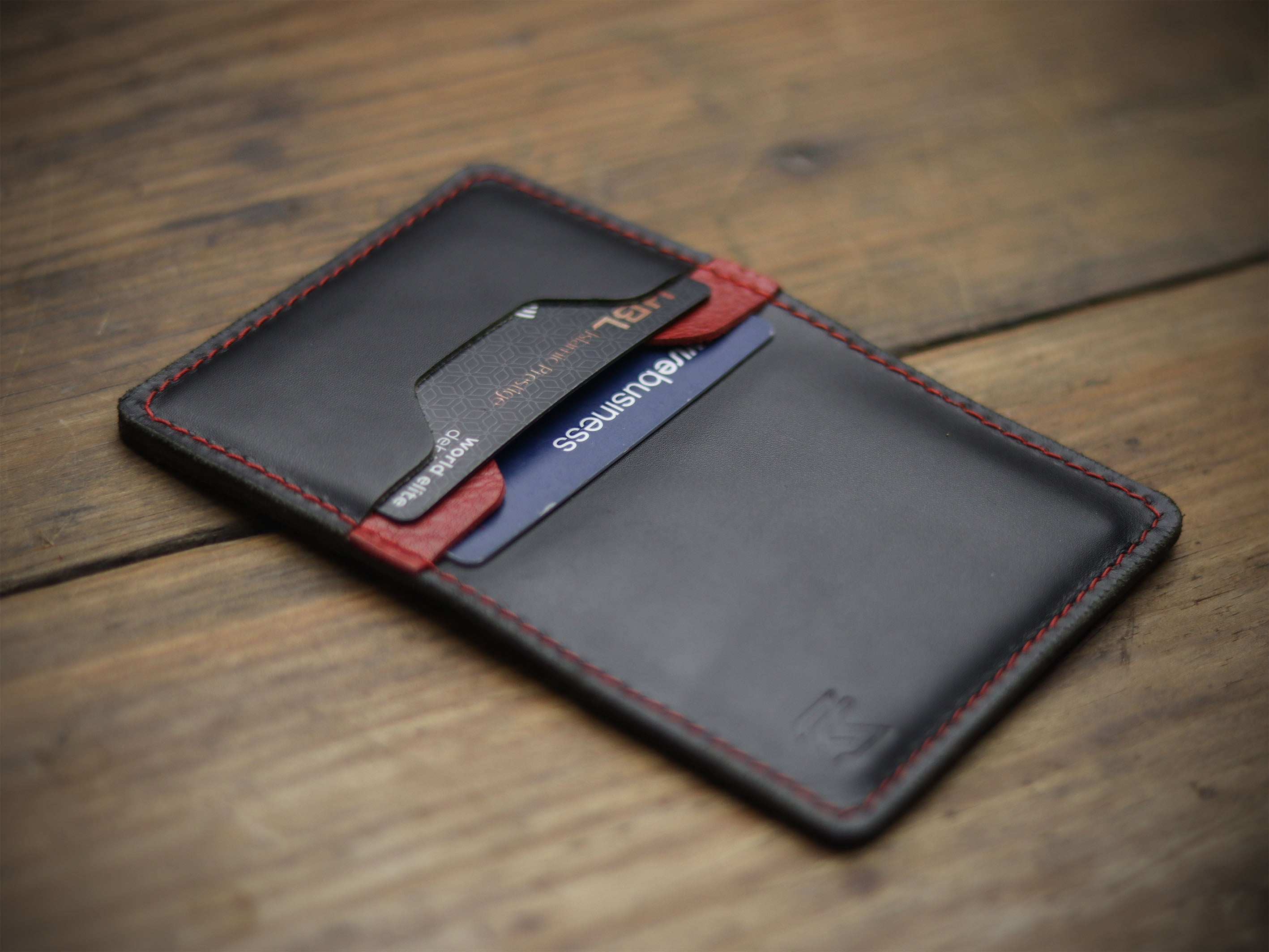 ASTOR - BLACK & RED