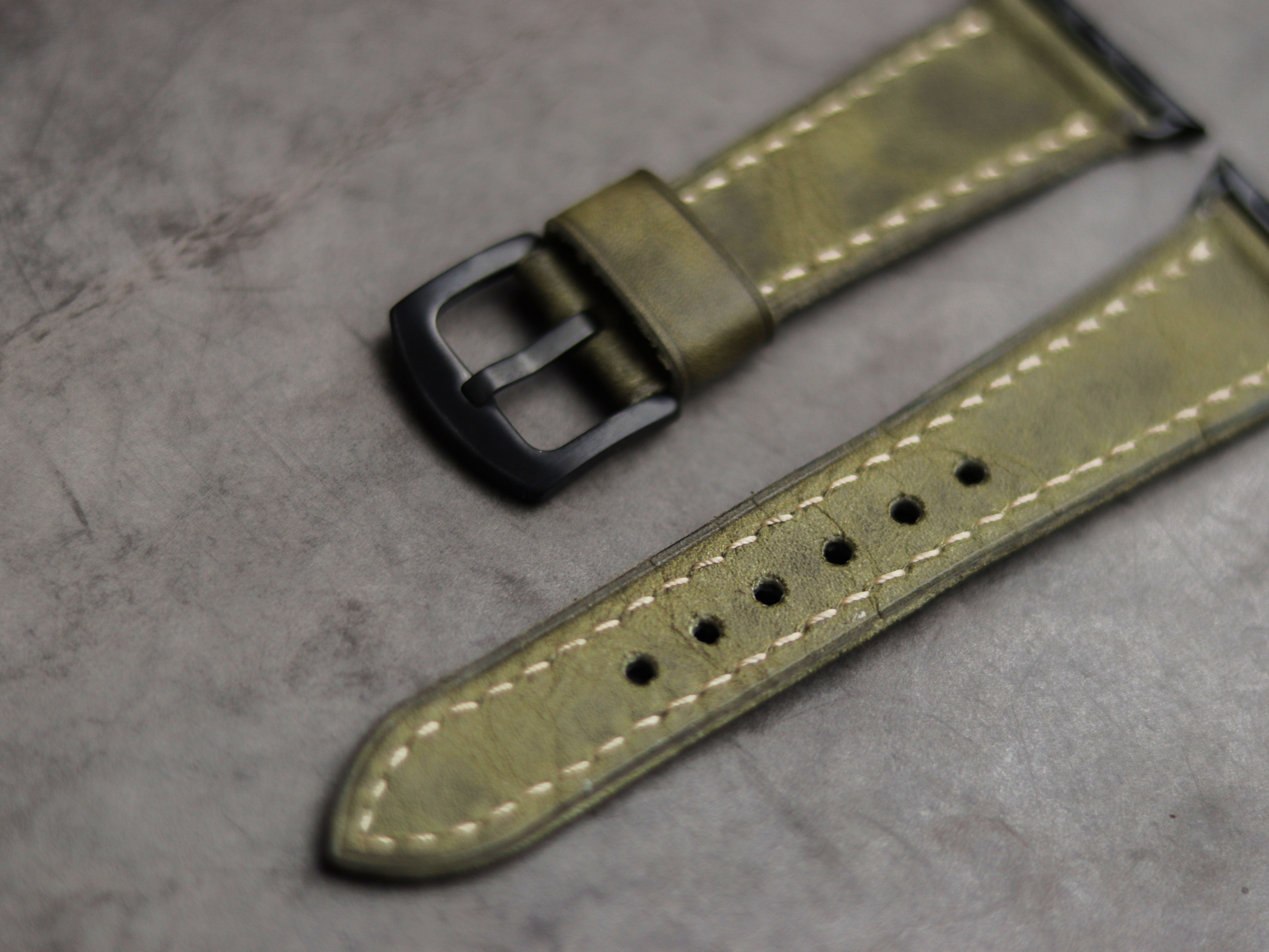SEAWEED GREEN LEATHER - APPLE WATCH STRAPS HAND-CRAFTED