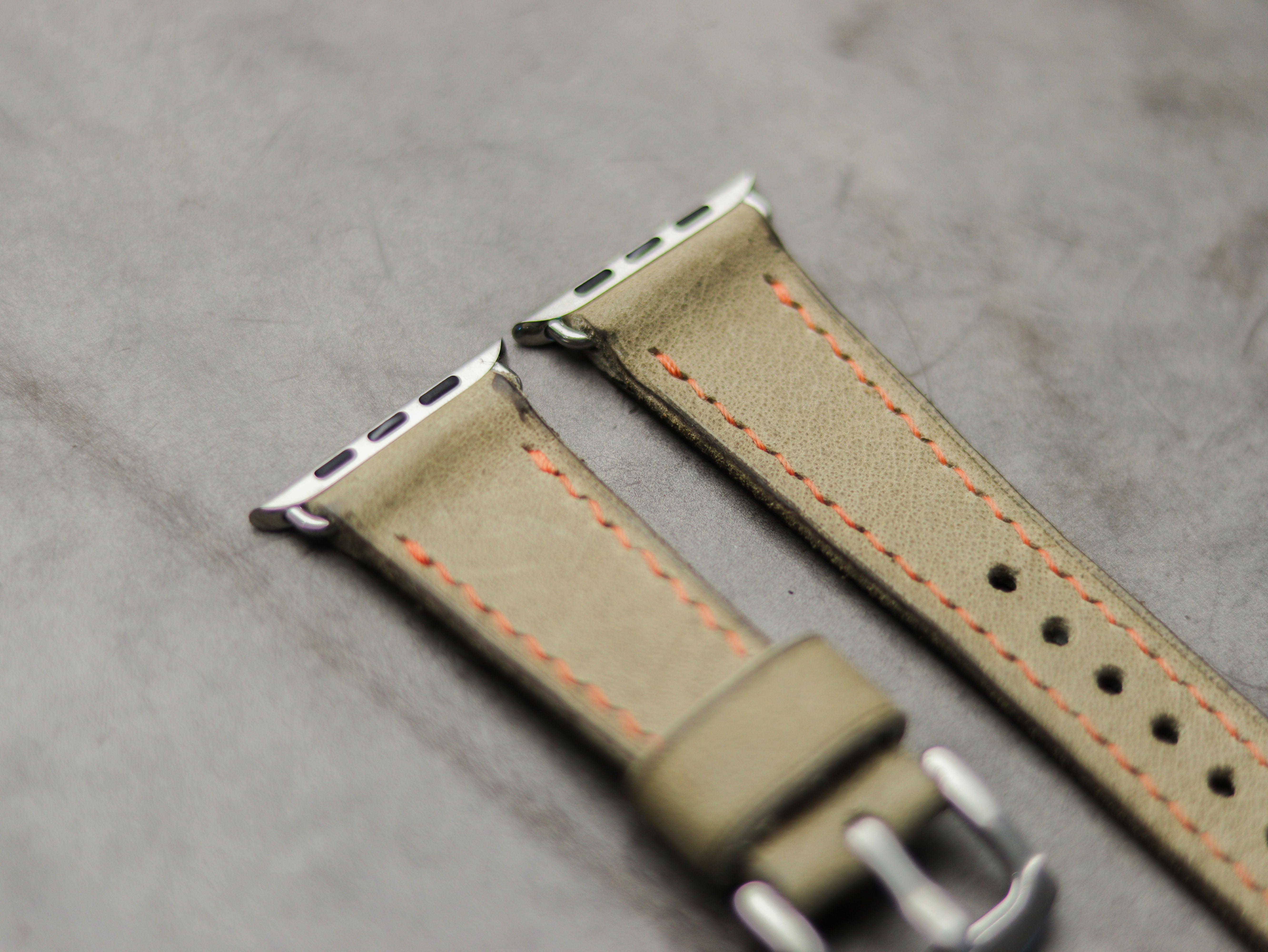 TEA GREEN LEATHER - APPLE WATCH STRAPS HAND-CRAFTED