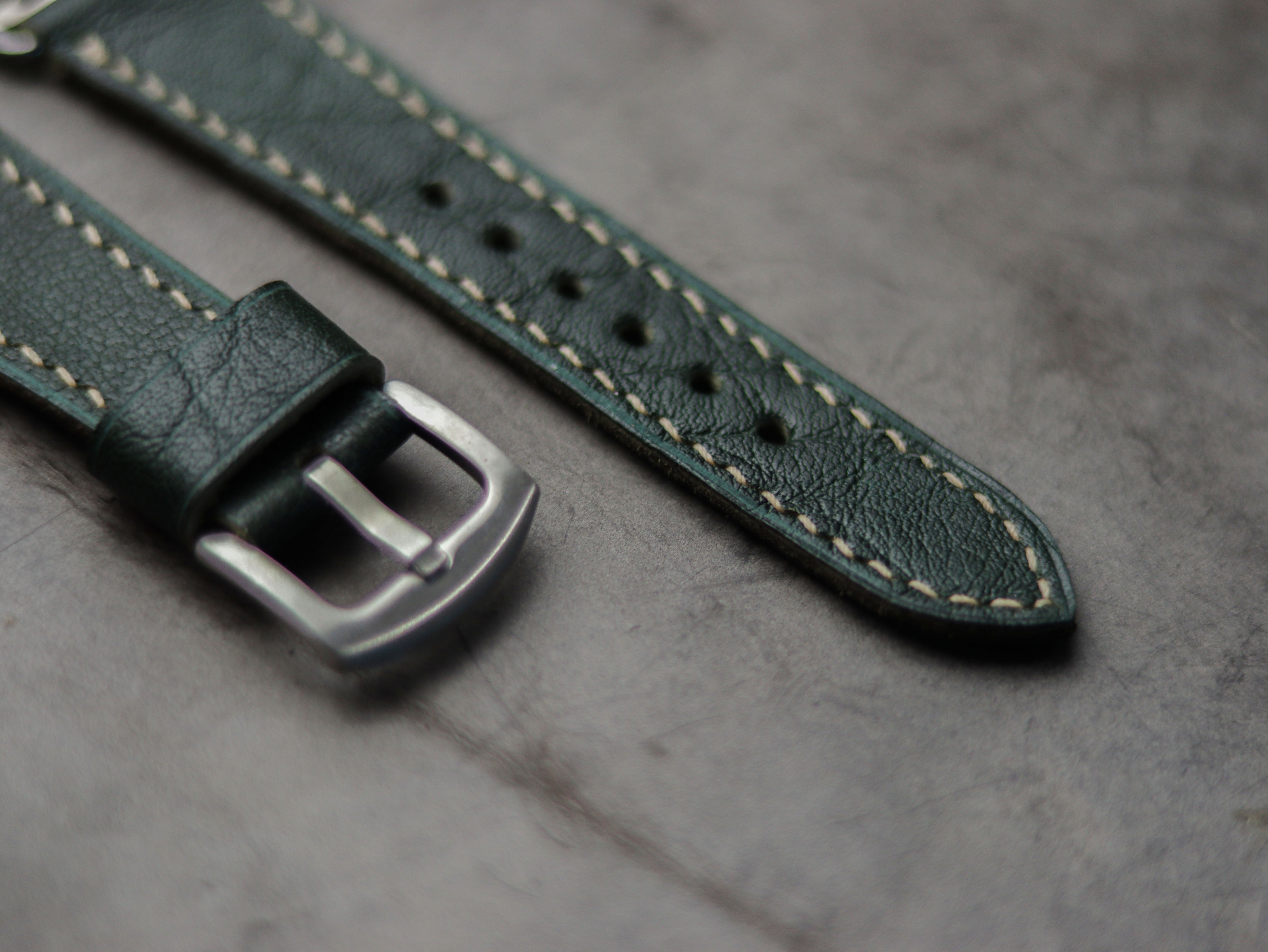 PINE GREEN LEATHER - APPLE WATCH STRAPS HAND-CRAFTED