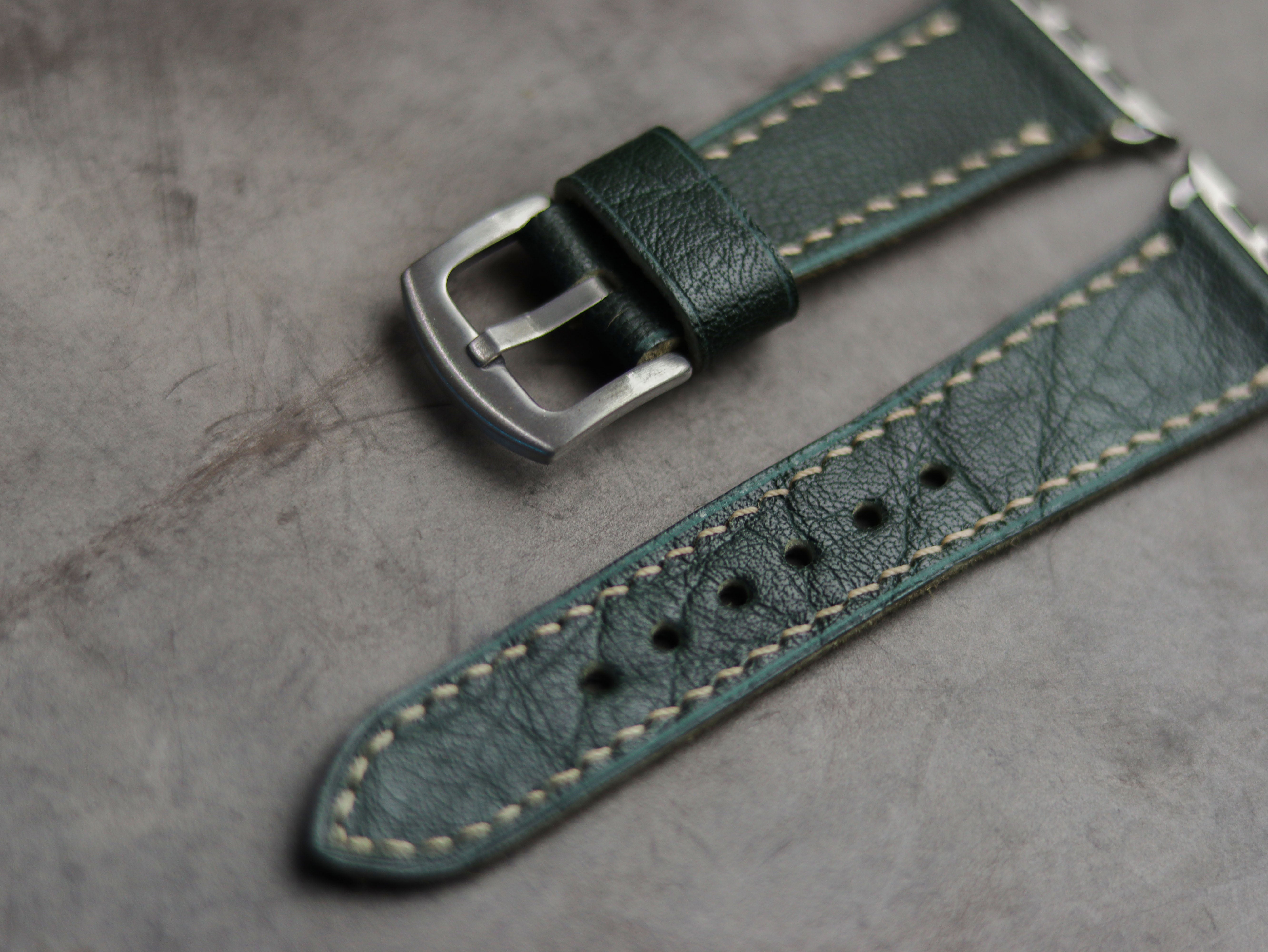 PINE GREEN LEATHER - APPLE WATCH STRAPS HAND-CRAFTED