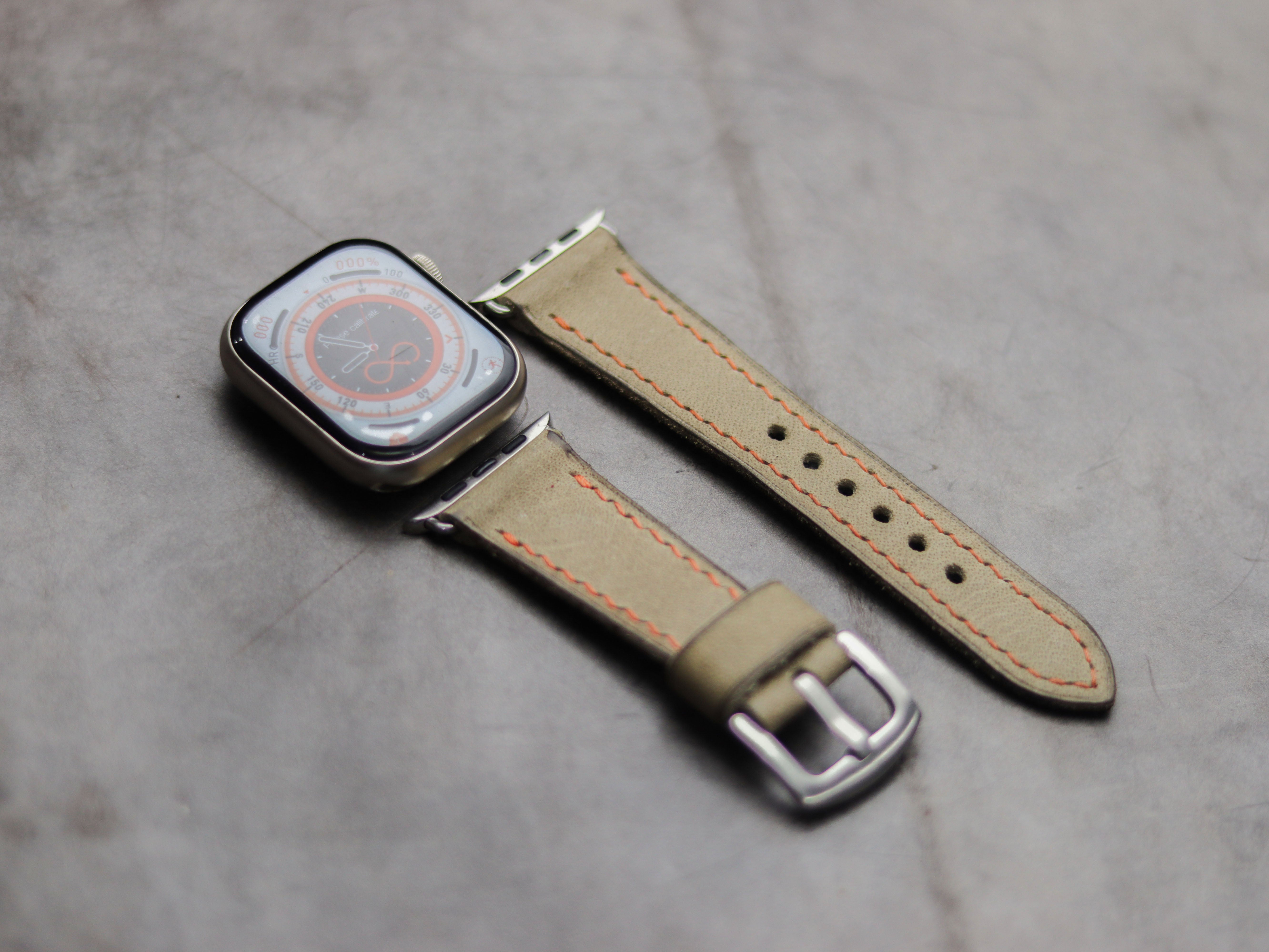 TEA GREEN LEATHER - APPLE WATCH STRAPS HAND-CRAFTED