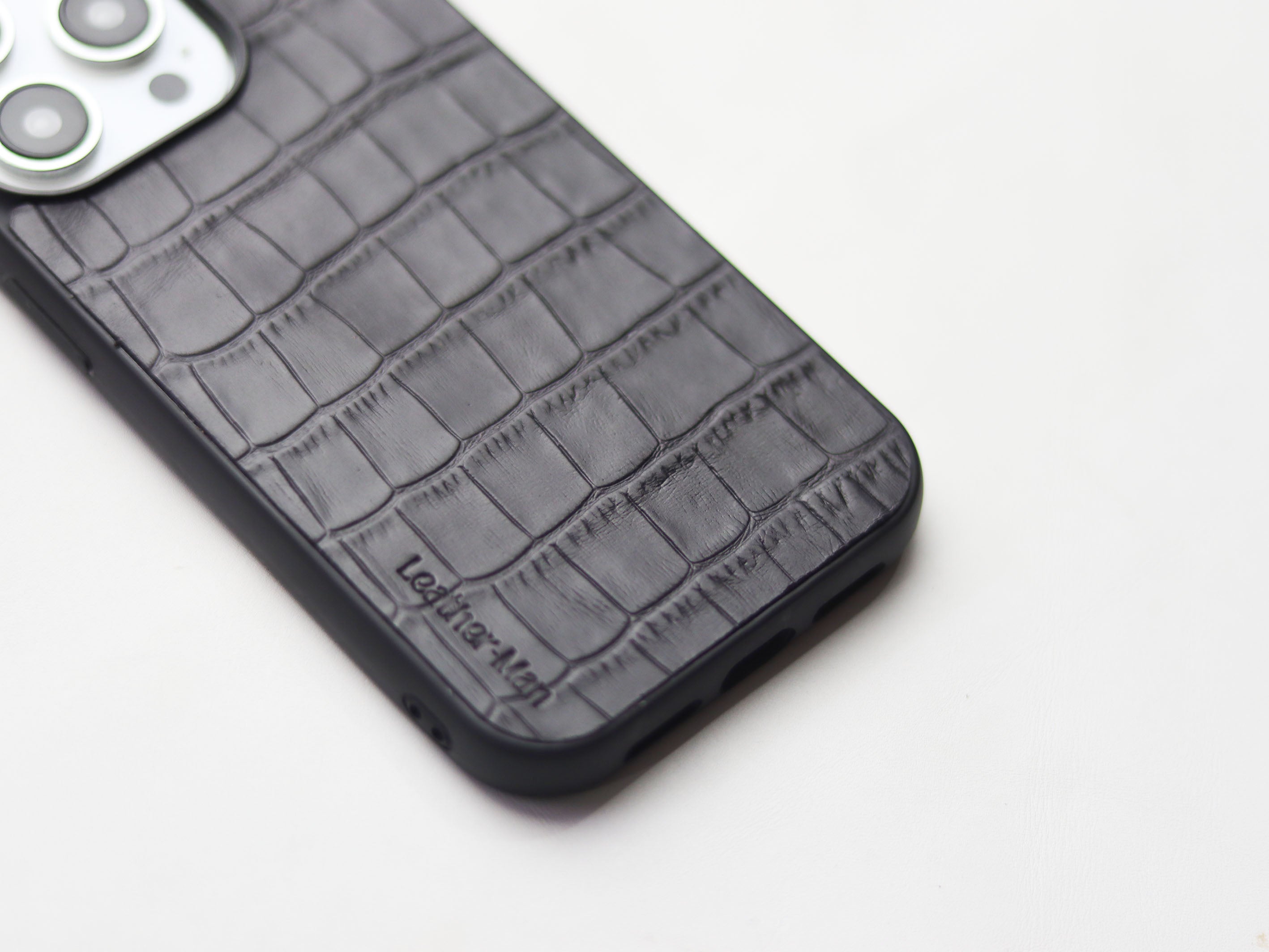 BLACK CROCO LEATHER - CLASSIC PHONE CASE