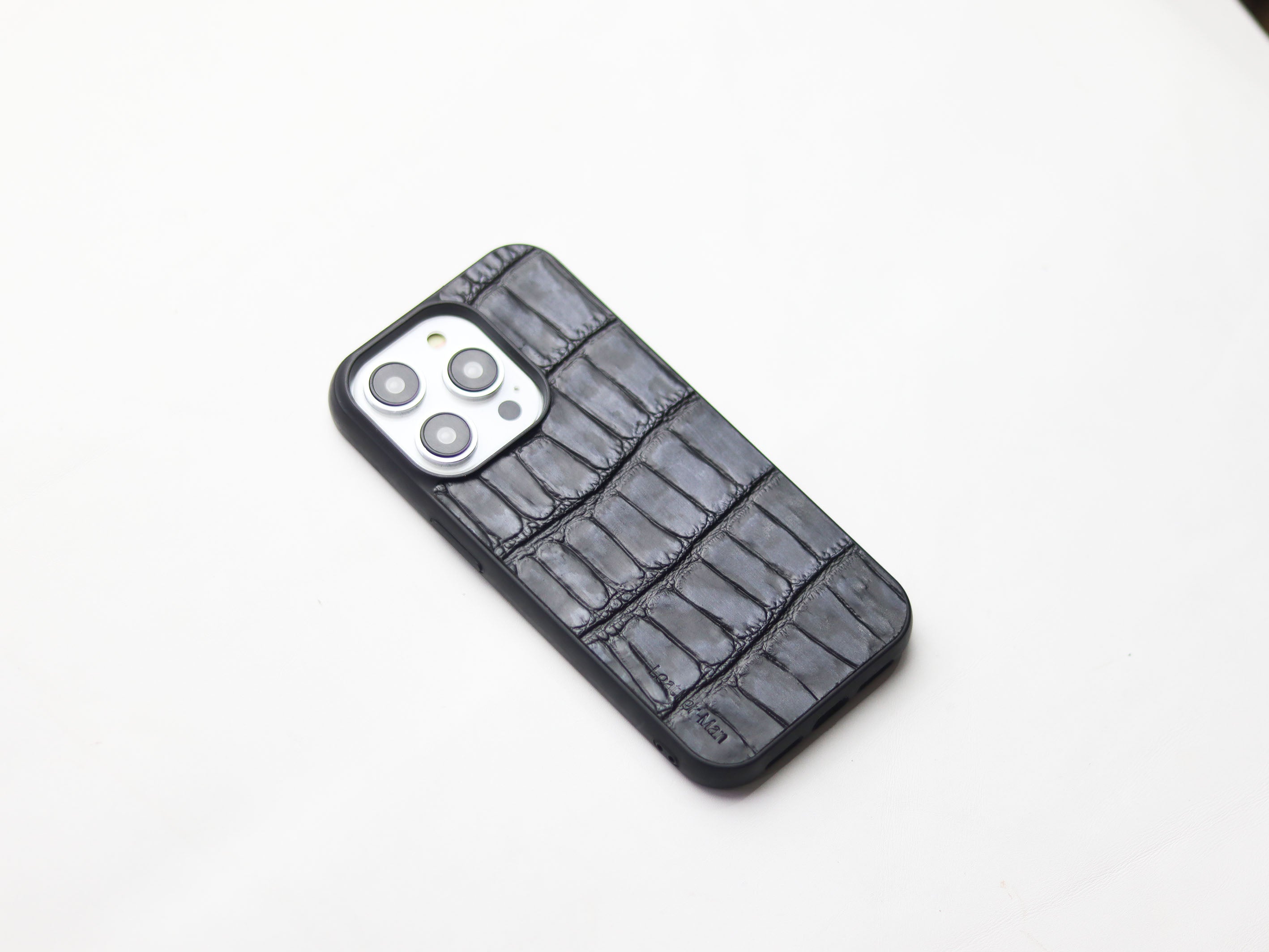 BLACK CROCO LEATHER (LARGE SCALE) - CLASSIC PHONE CASE