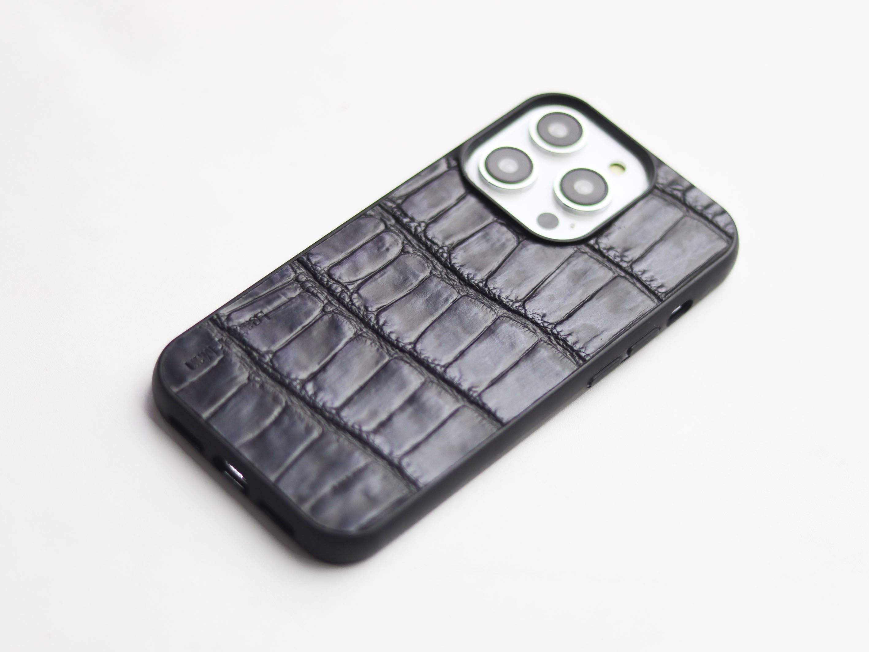 BLACK CROCO LEATHER (LARGE SCALE) - CLASSIC PHONE CASE